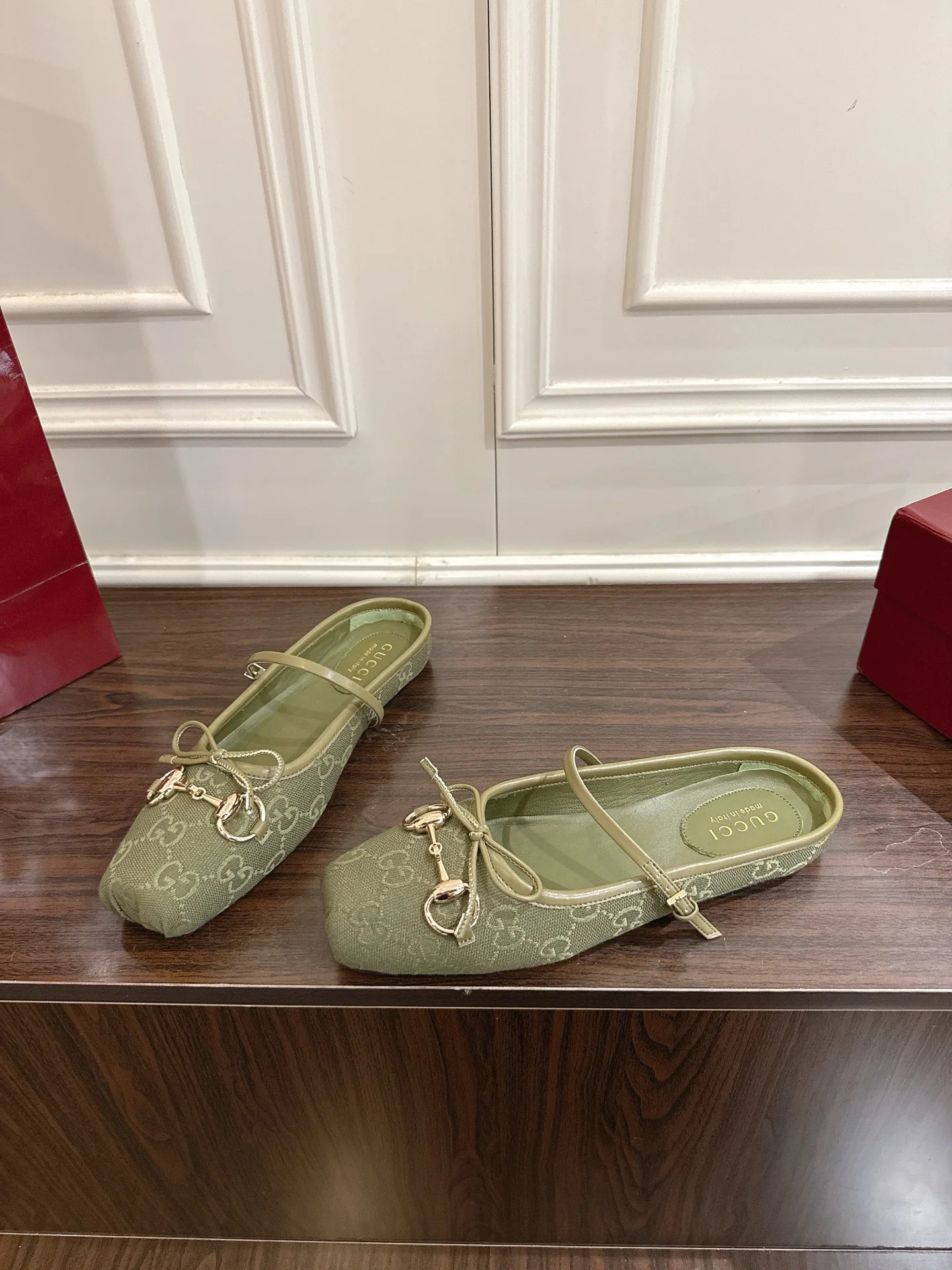 Guc 25fw mules