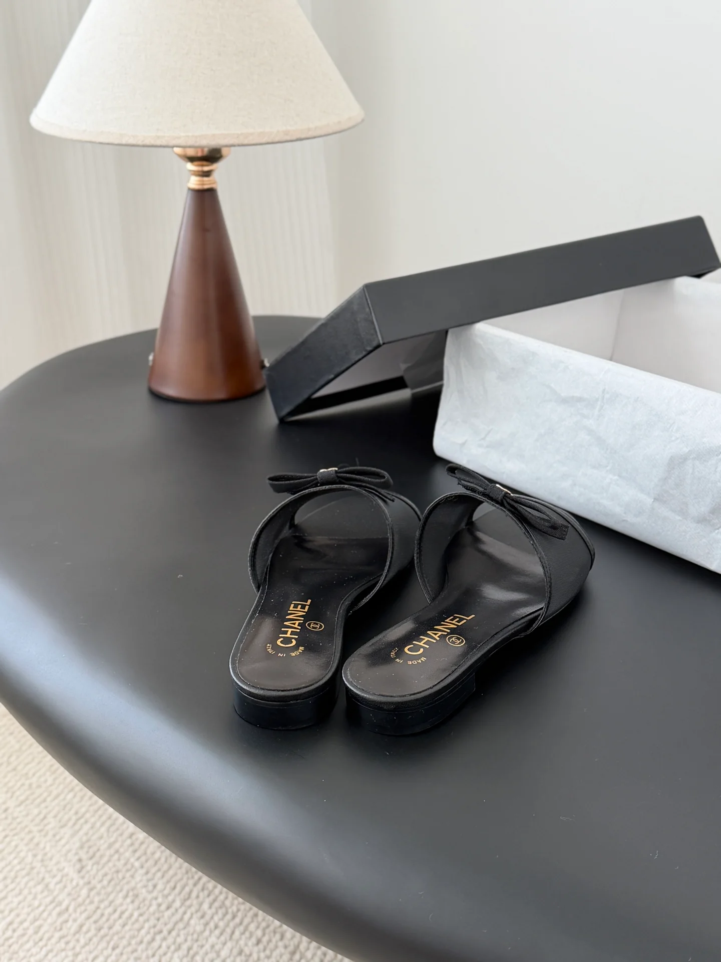 Chan 26ss bow mesh slides