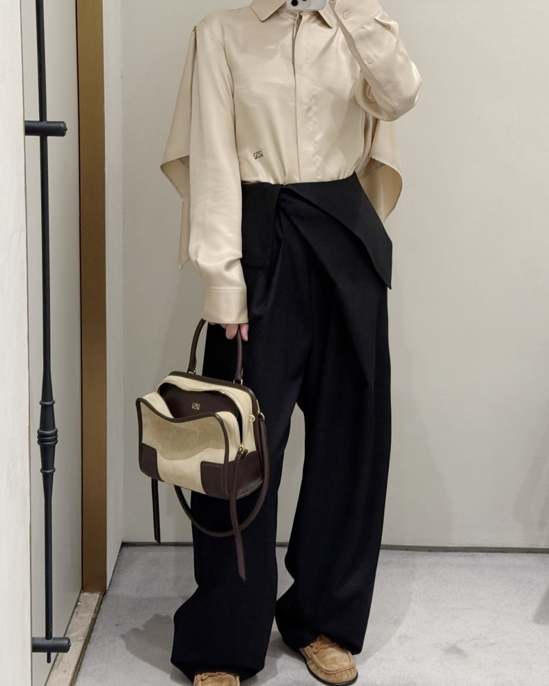 Loe 26fw asymmetric wide-leg pants