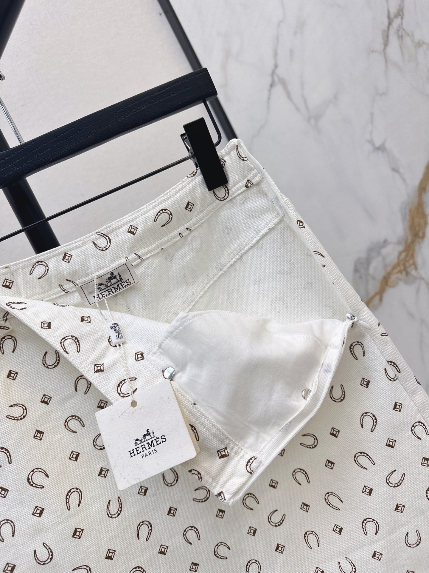 Herm 26fw print skirt