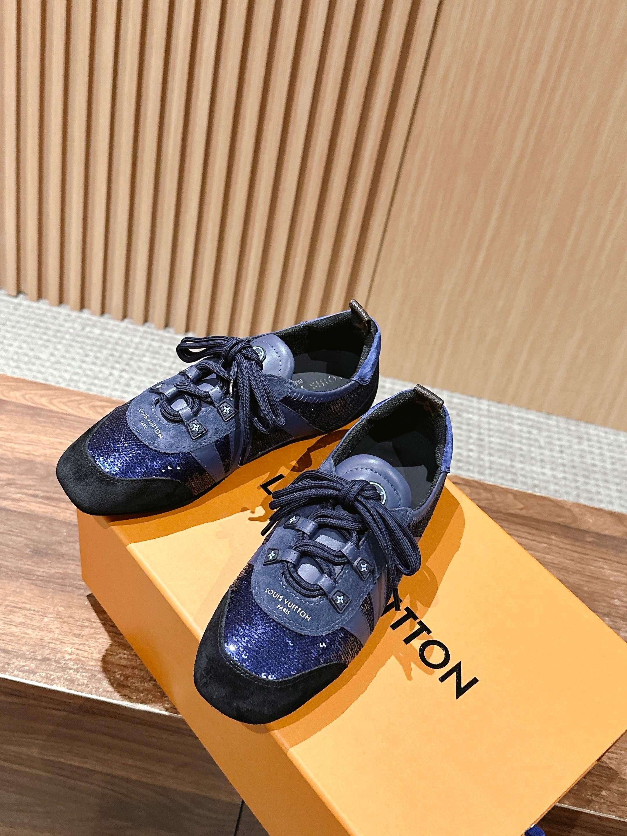 Loui 25fw sneaker