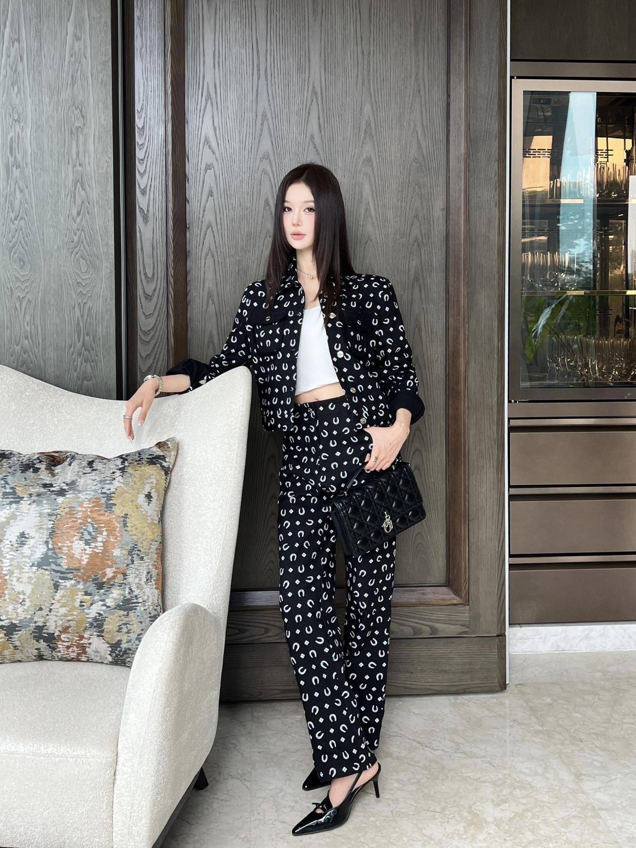 Her 26fw print jacket