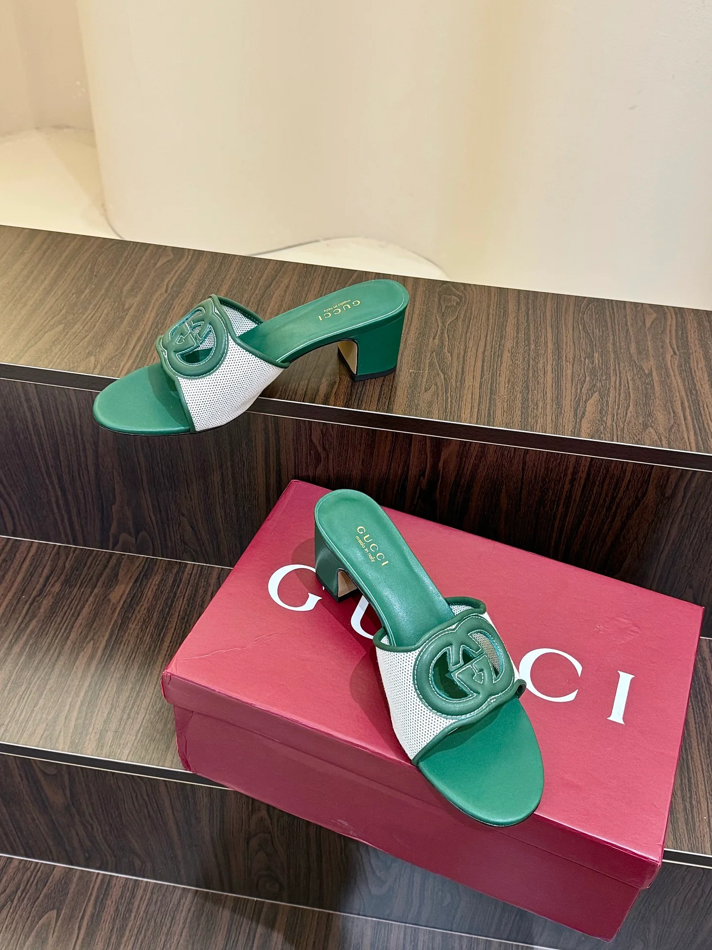 Gucc 25fw slide sandals