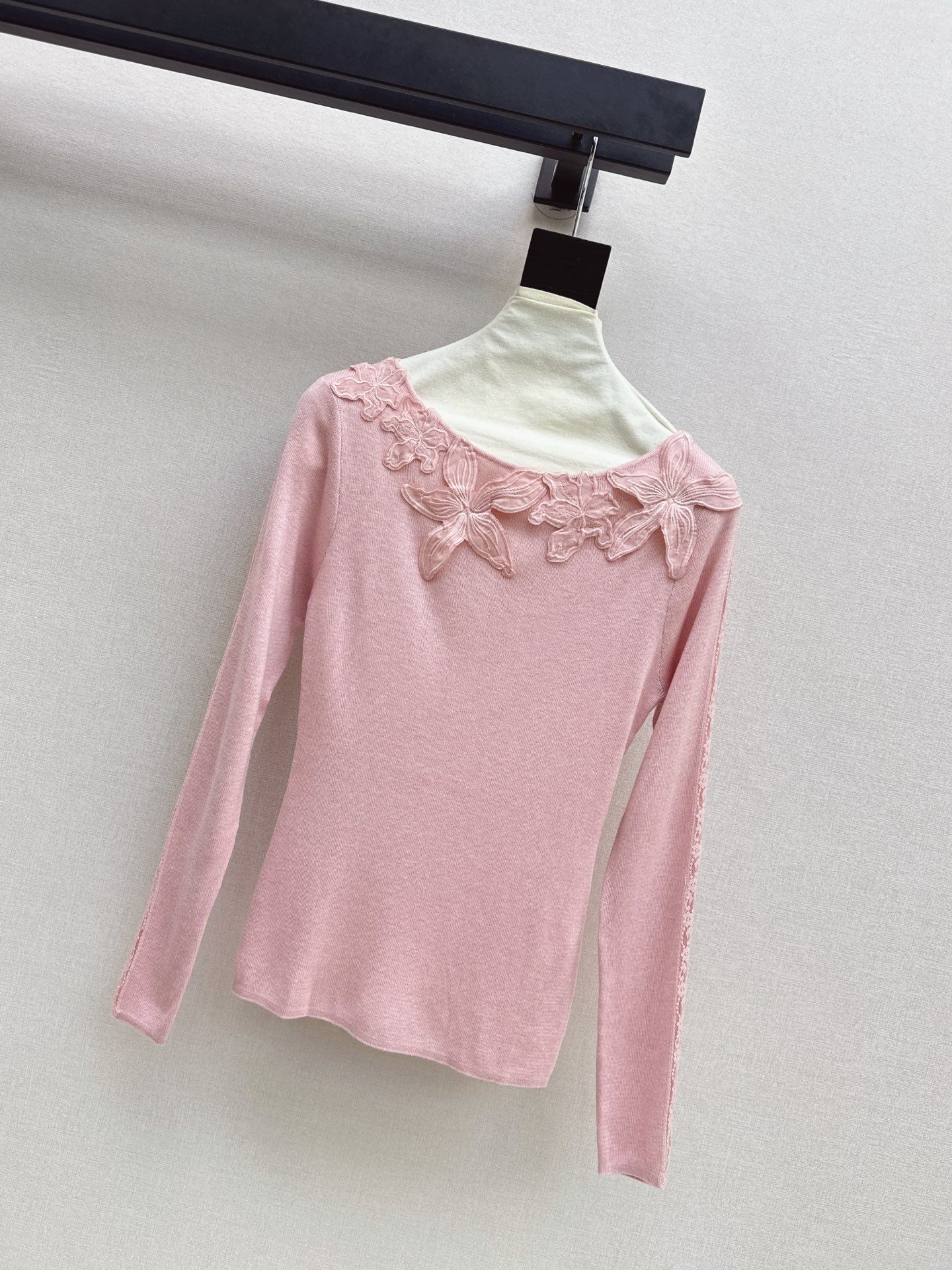 ES 26fw lace embroidery knit basic tee