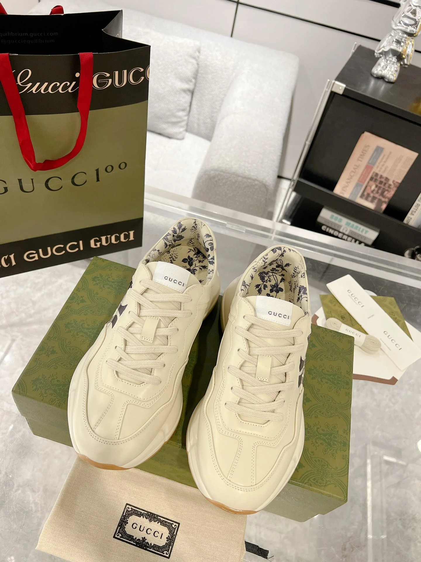 Gucc 25fw dad's shoes
