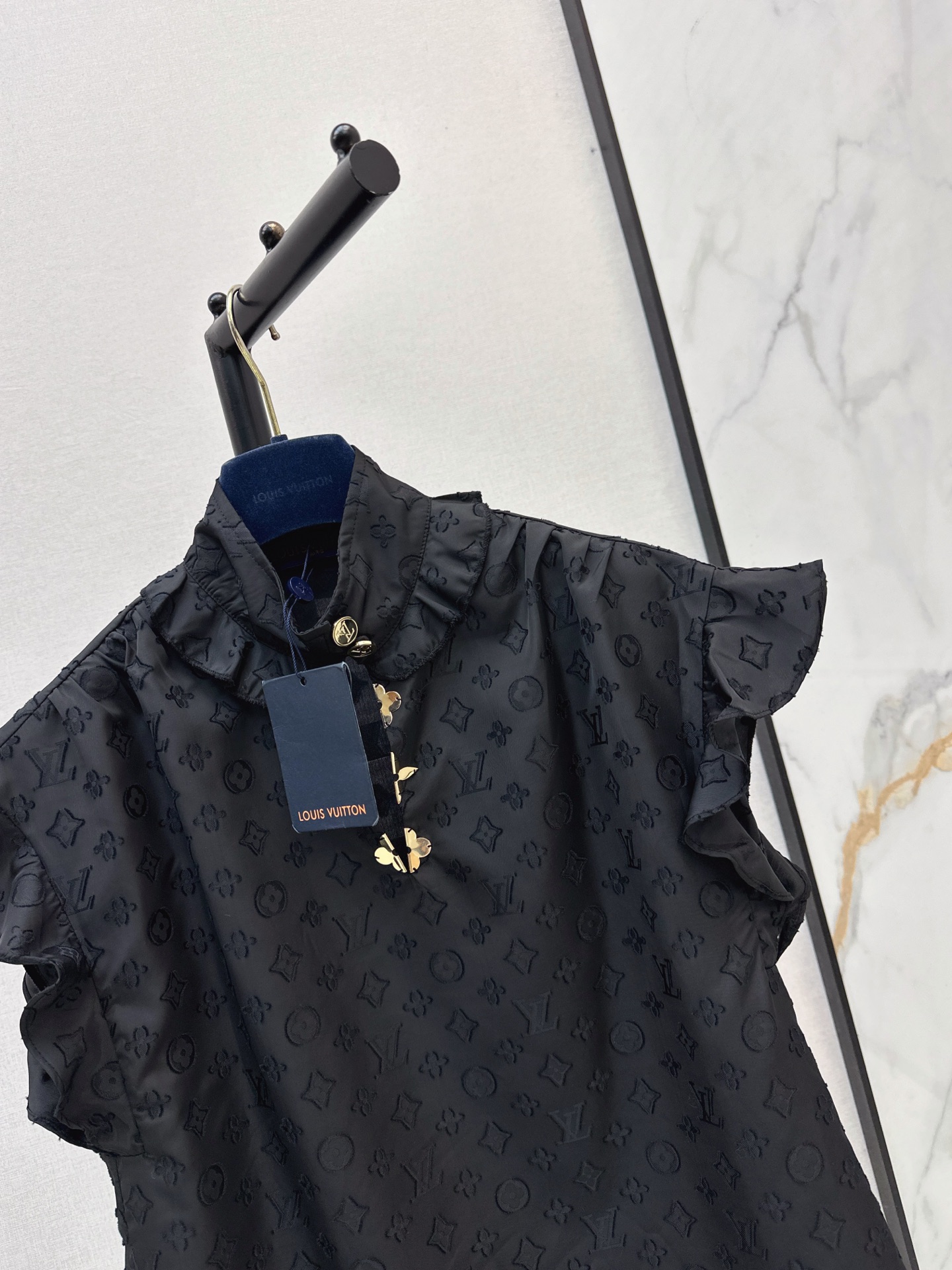 Loui 26fw sleeveless jacquard shirt