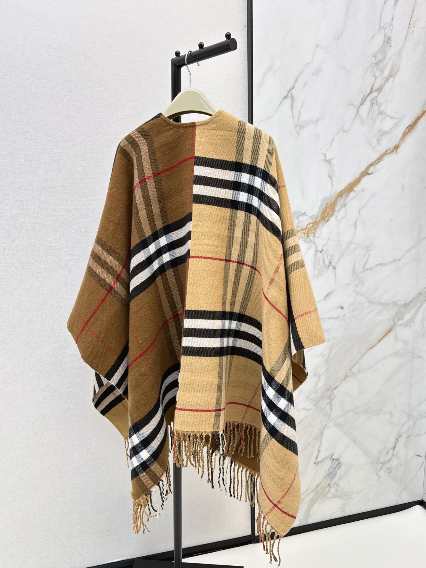 Bur 26fw shawls cape