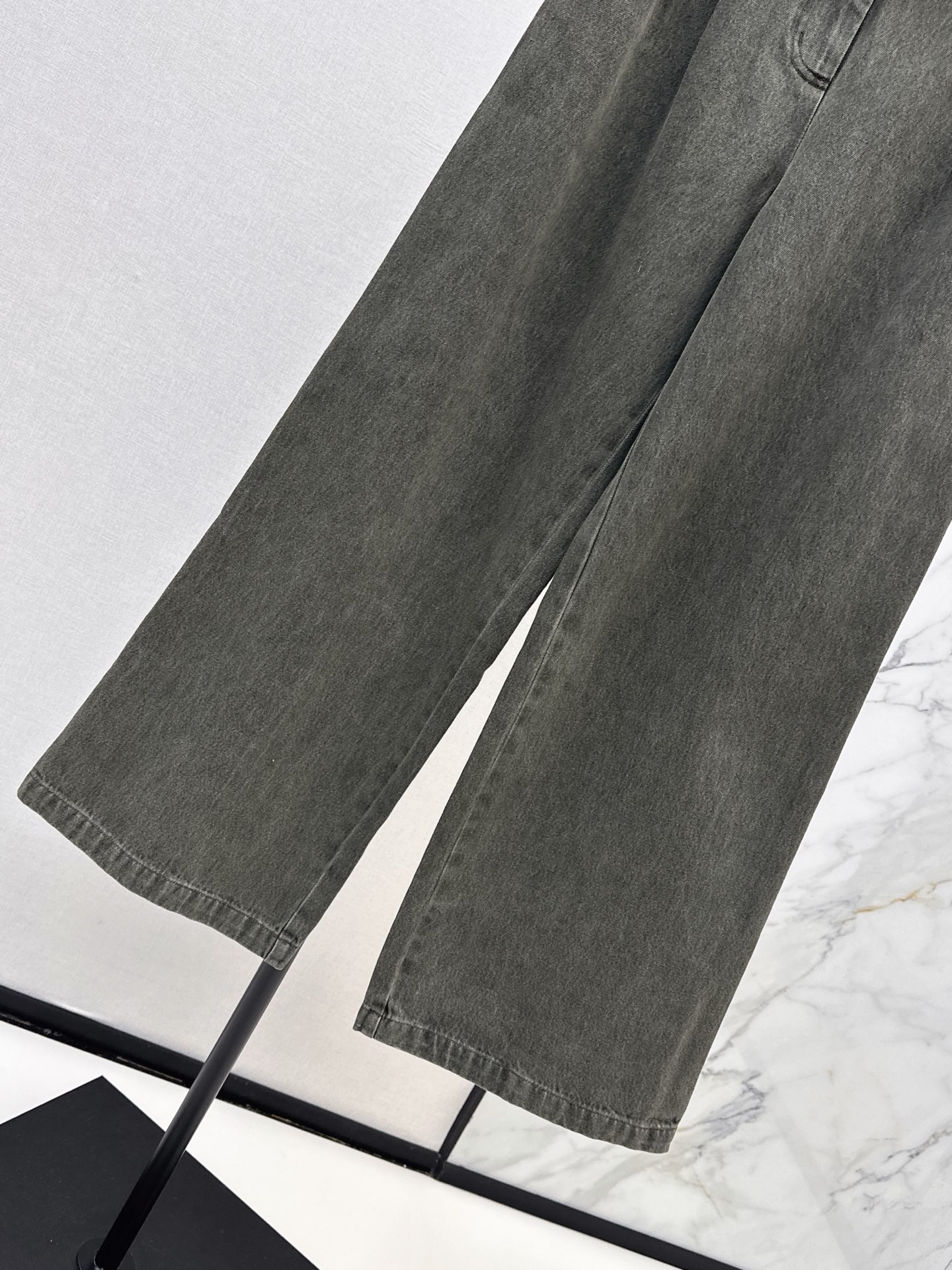 Brun 26fw straight-leg jeans