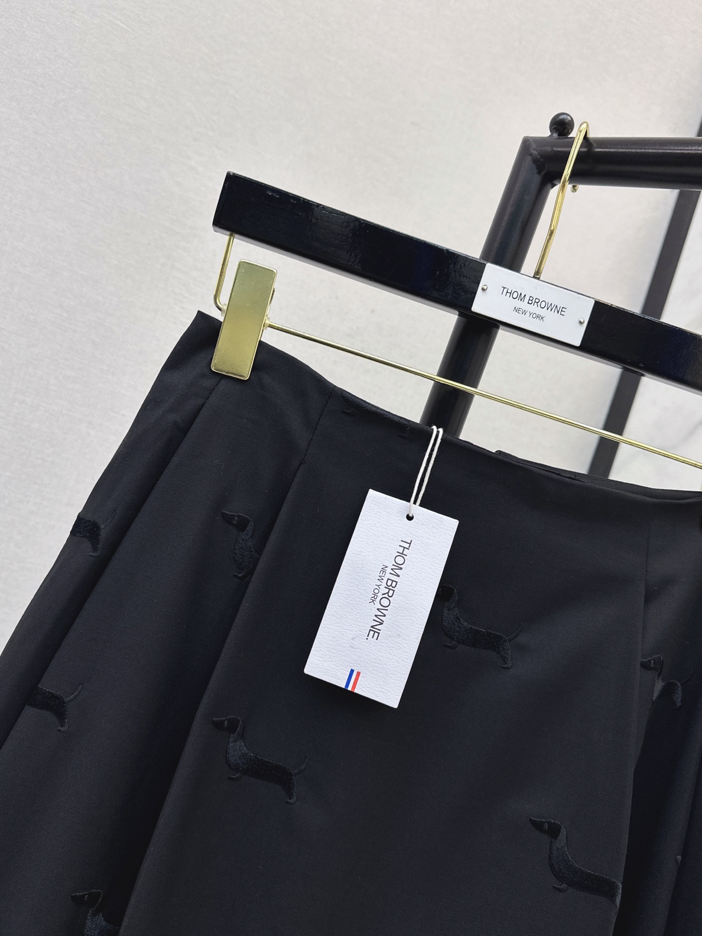 Thom 26fw embroidery skirt