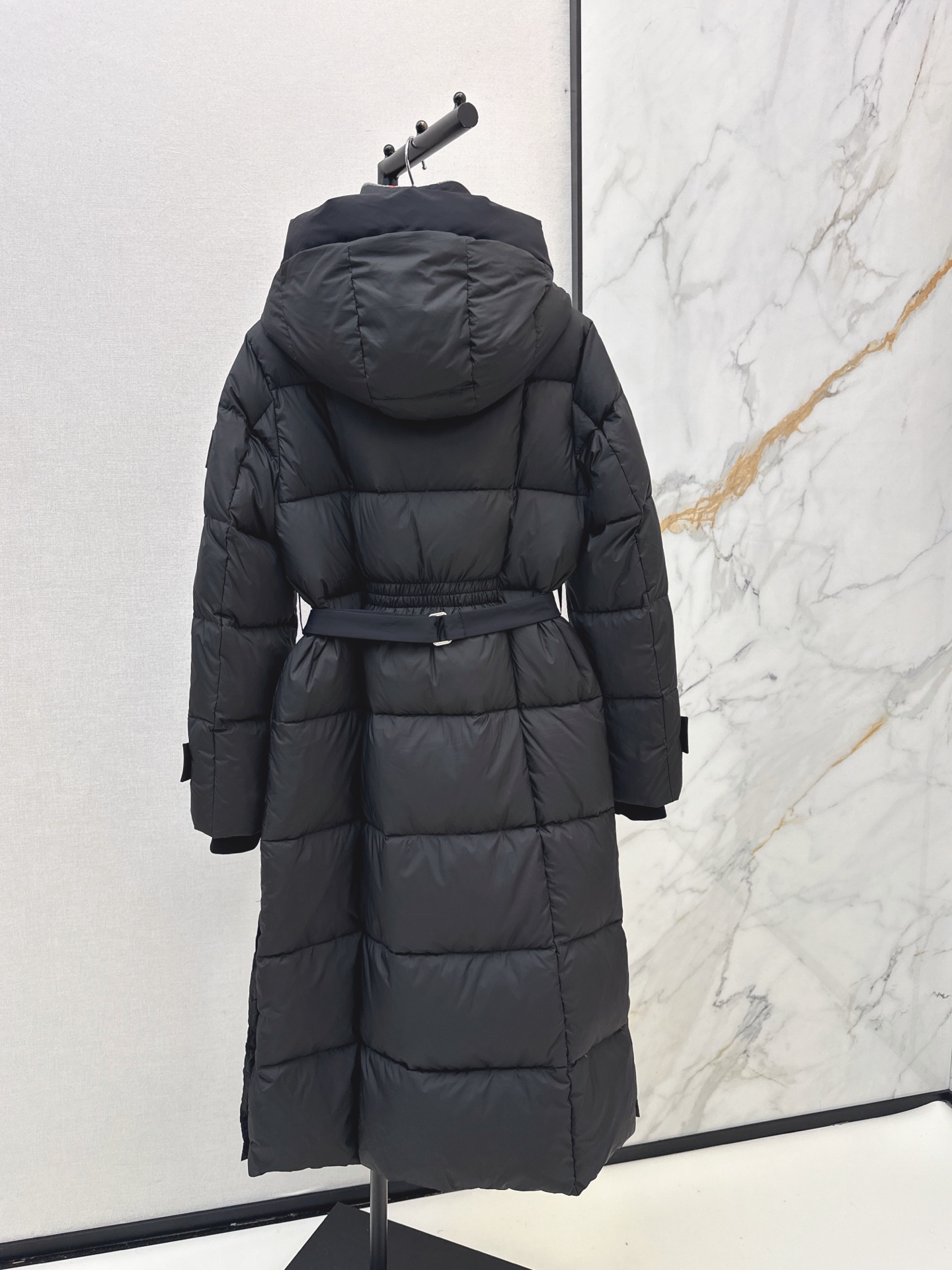 Bur 26fw hooded down jacket