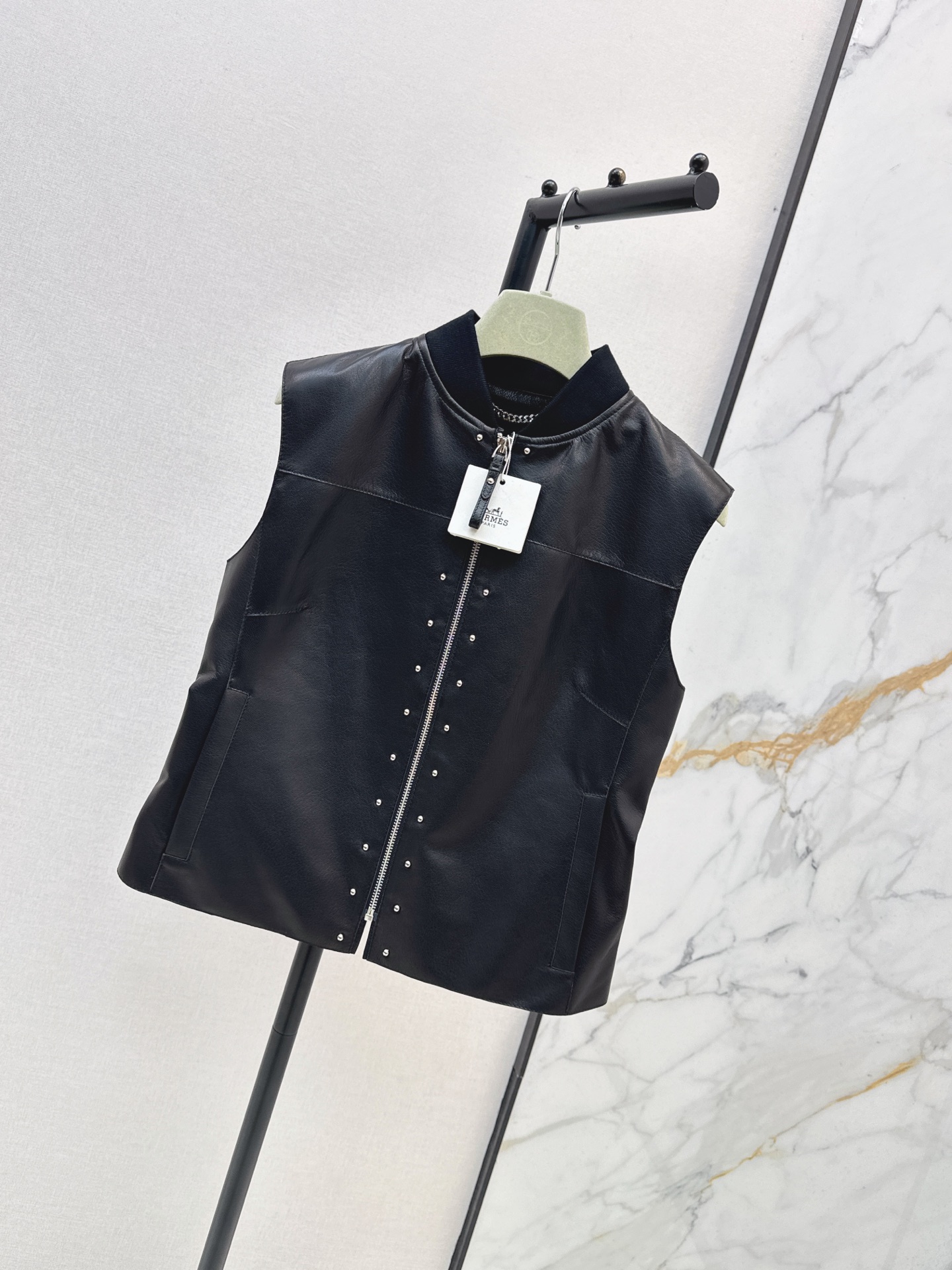 Her 26fw leather vest jacket