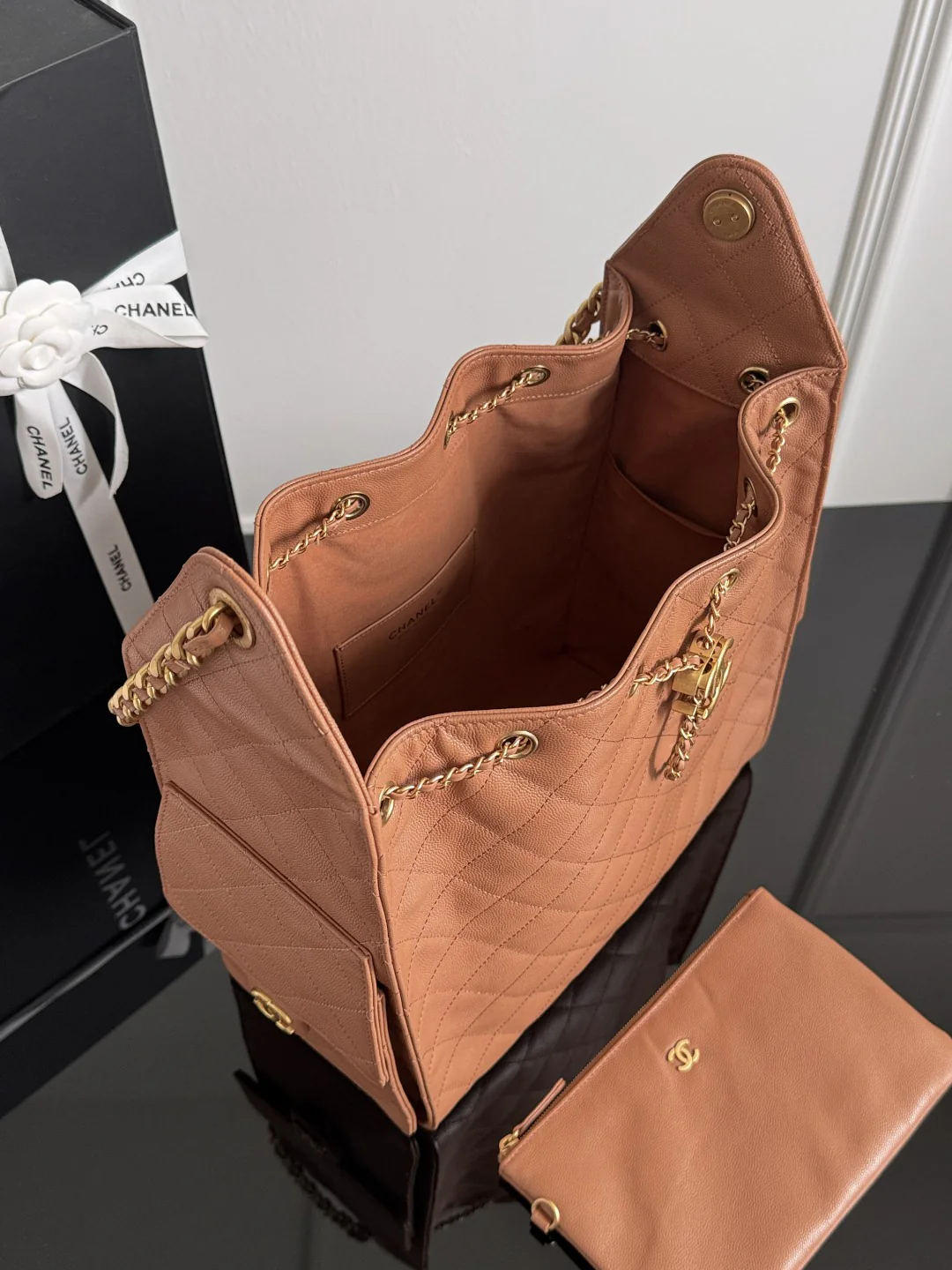 Chan 25A hobo bags