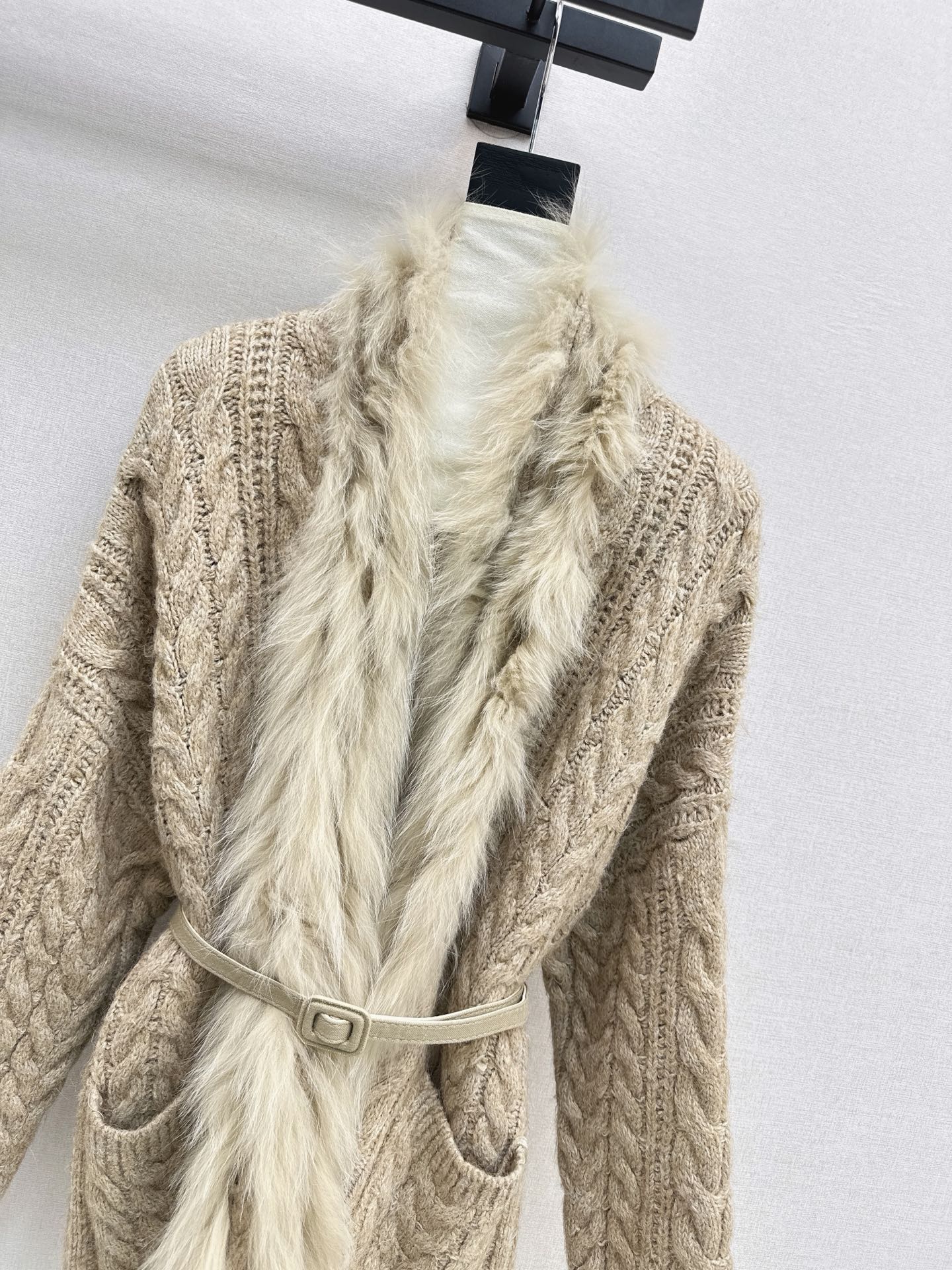 Fen 26fw fur-trim knit cardigan
