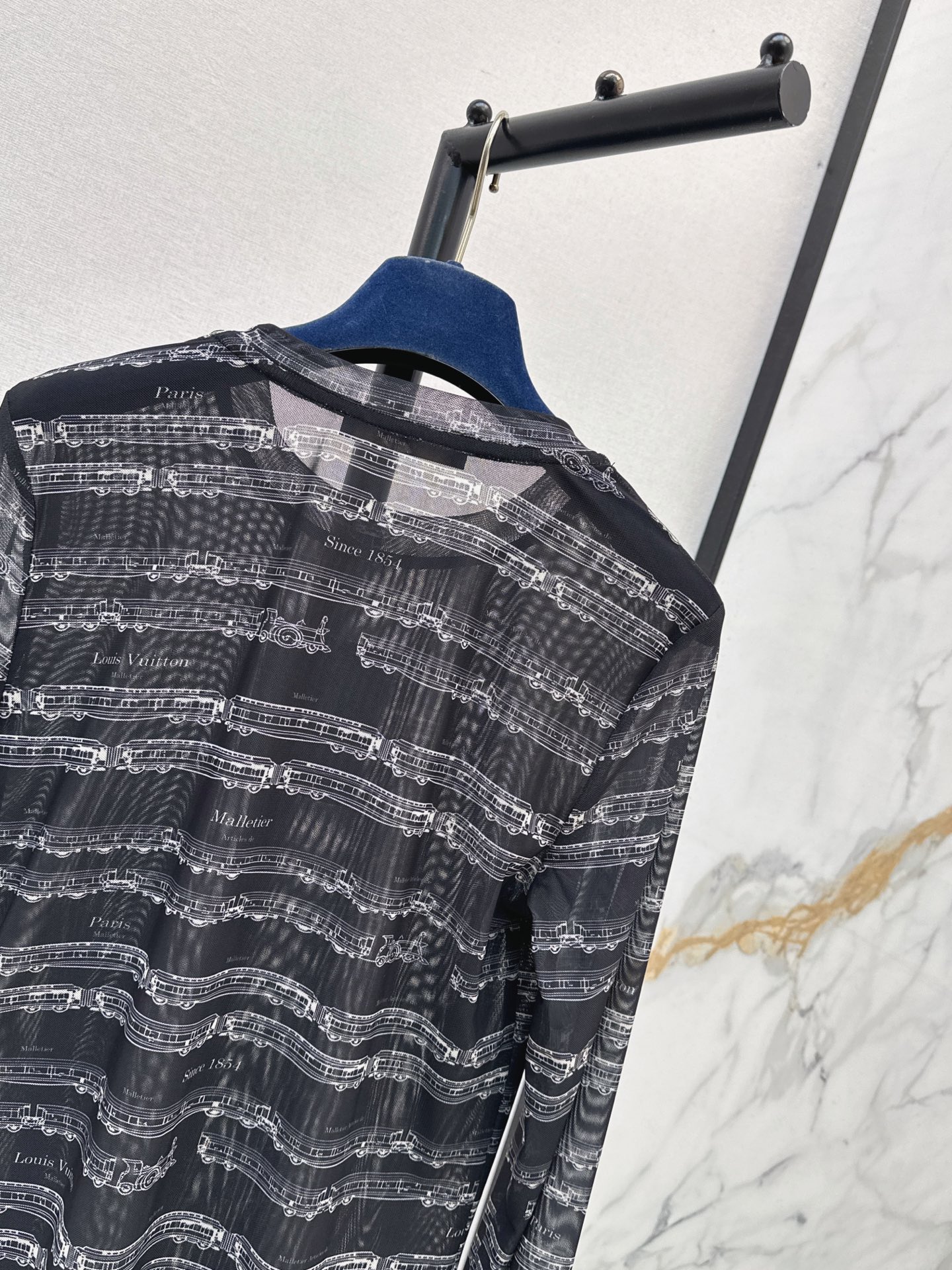 Loui 26fw mesh basic tee