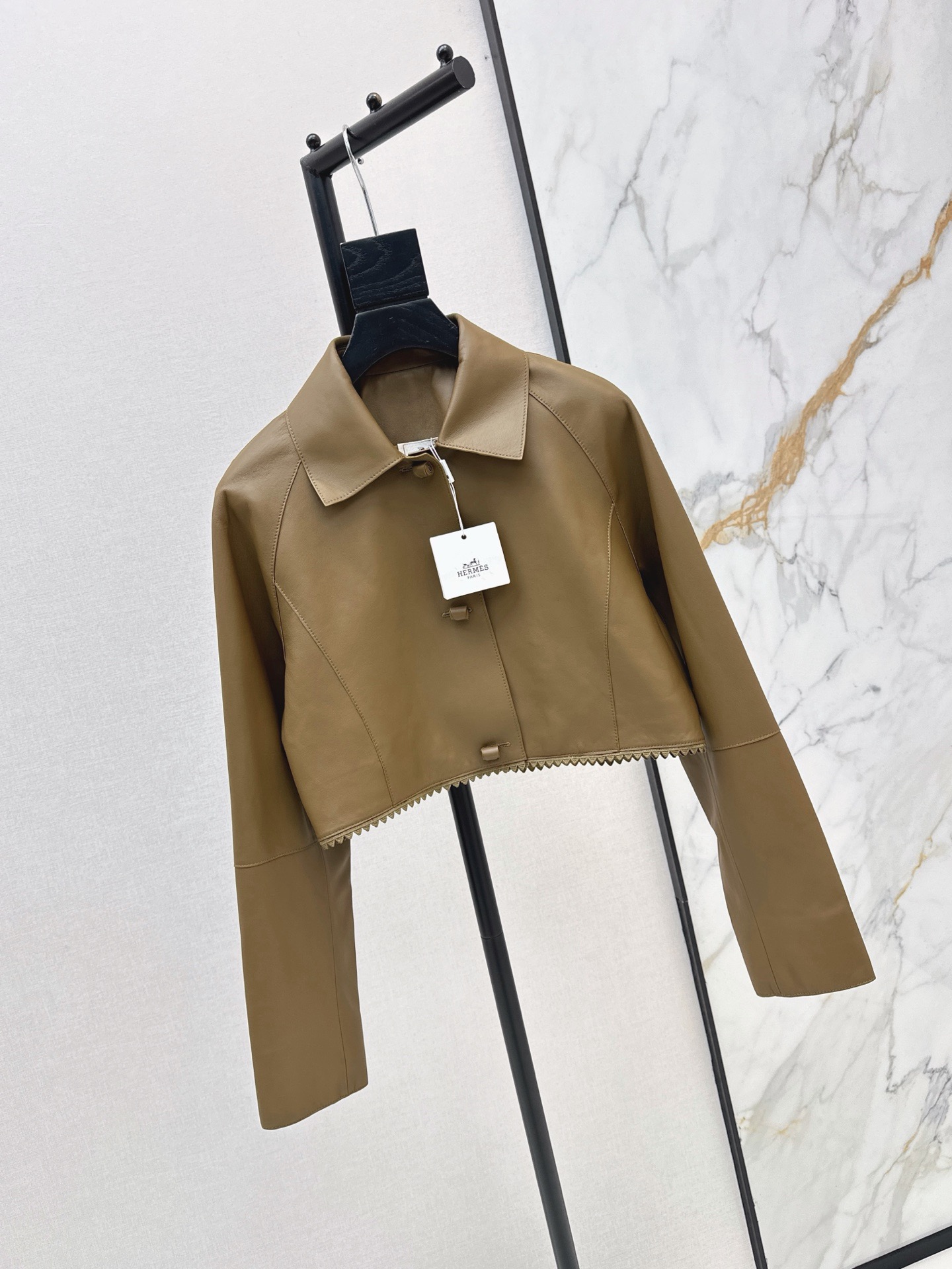Her 26ss cropped leather jacket