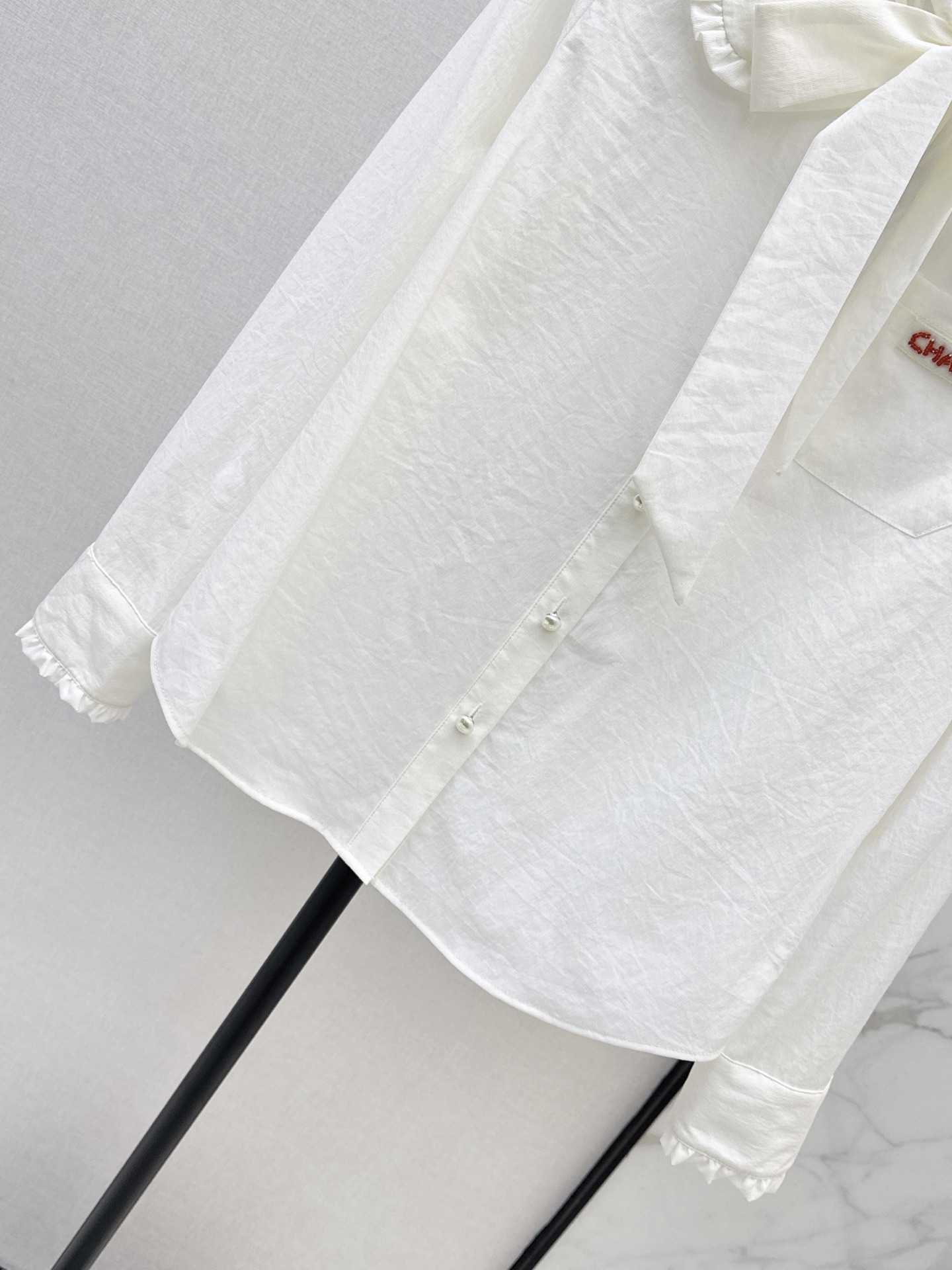 Chan 26fw ruffle ribbon shirt
