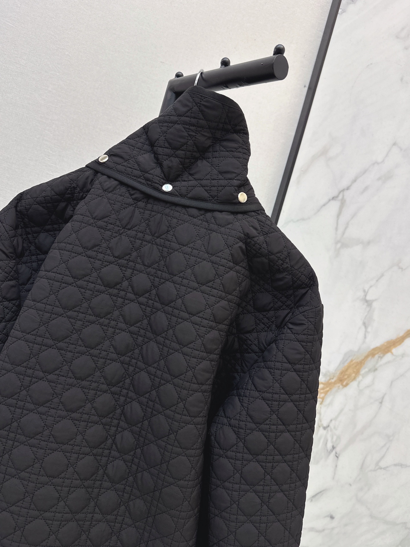 CD 26fw diamond-quilted jacket with scarf collar