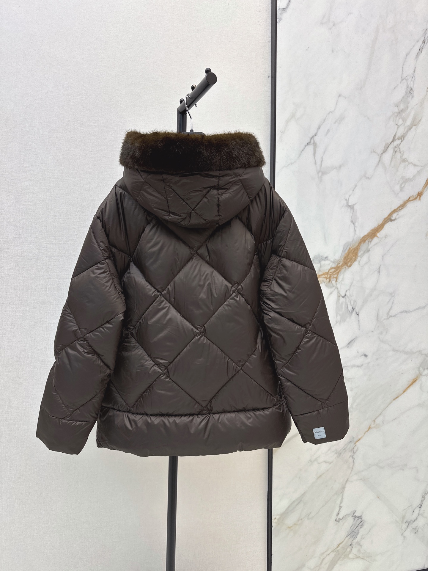 Max 26fw fur-trim down jacket