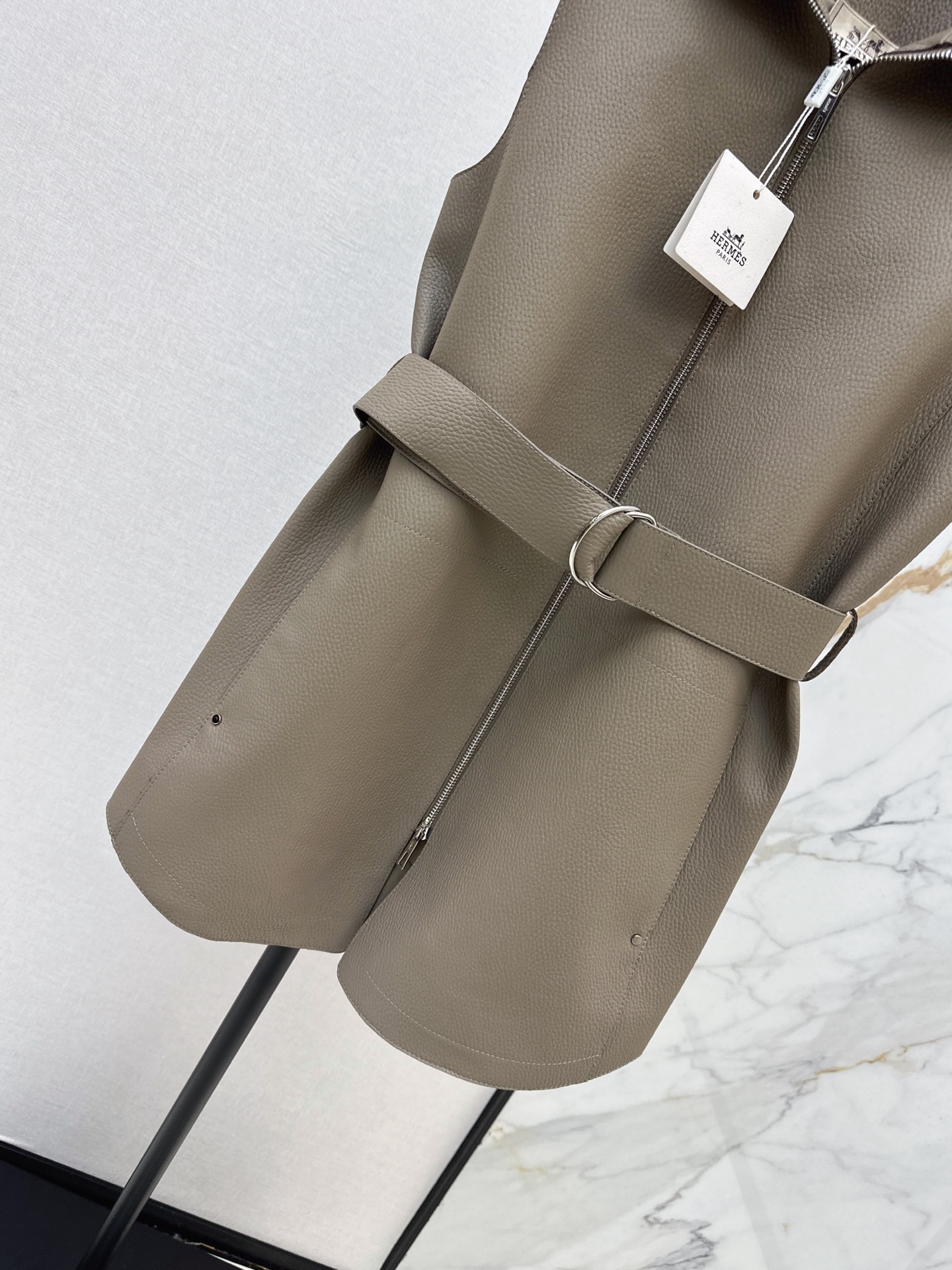Her 26fw belted leather vest jacket