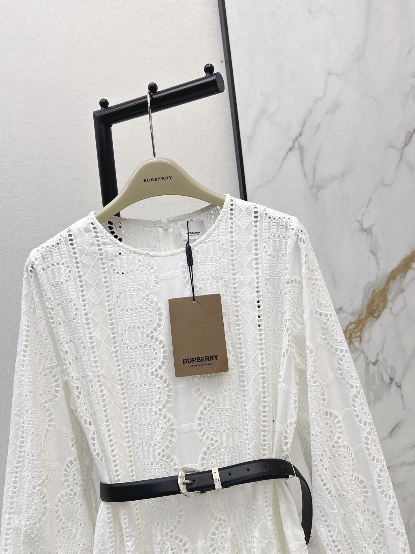 Burb 26ss embroidery belted dress