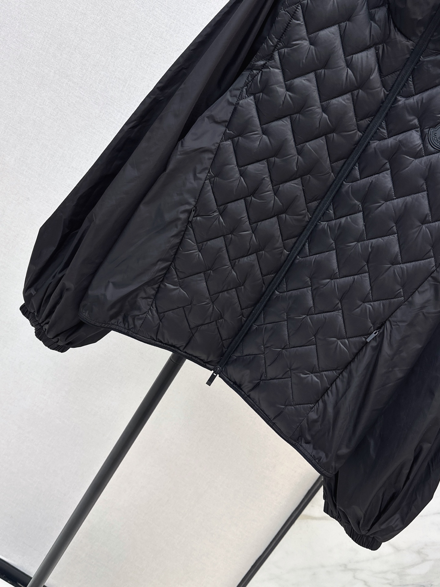 Monc 26fw detachable sleeve hooded down jacket