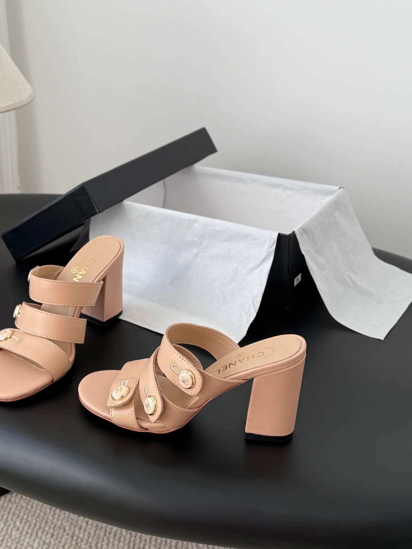 Chan 25fw high heel sandals