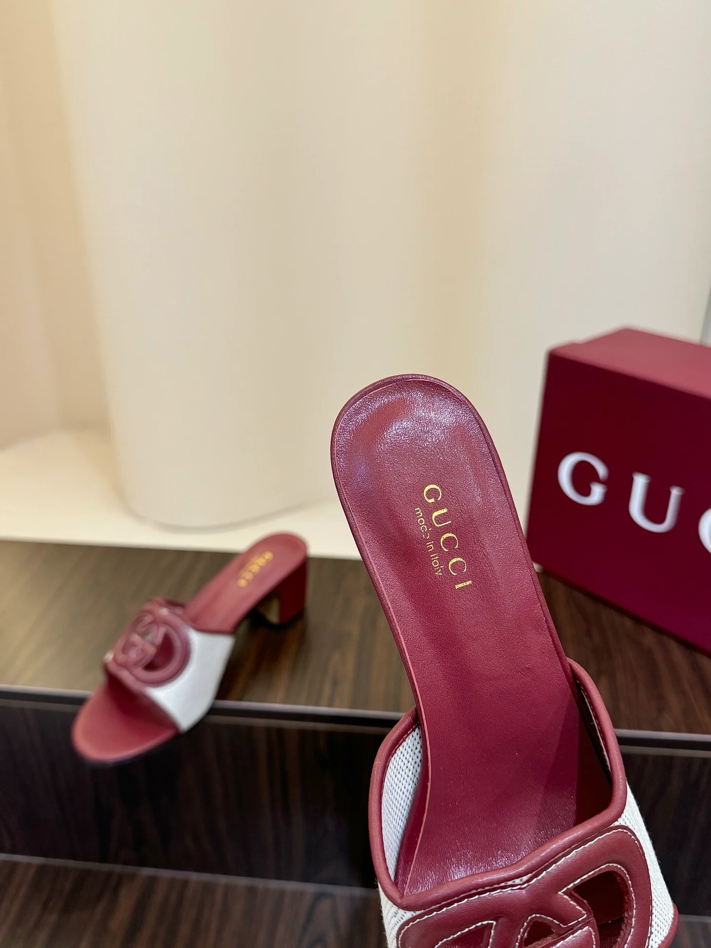 Gucc 25fw slide sandals