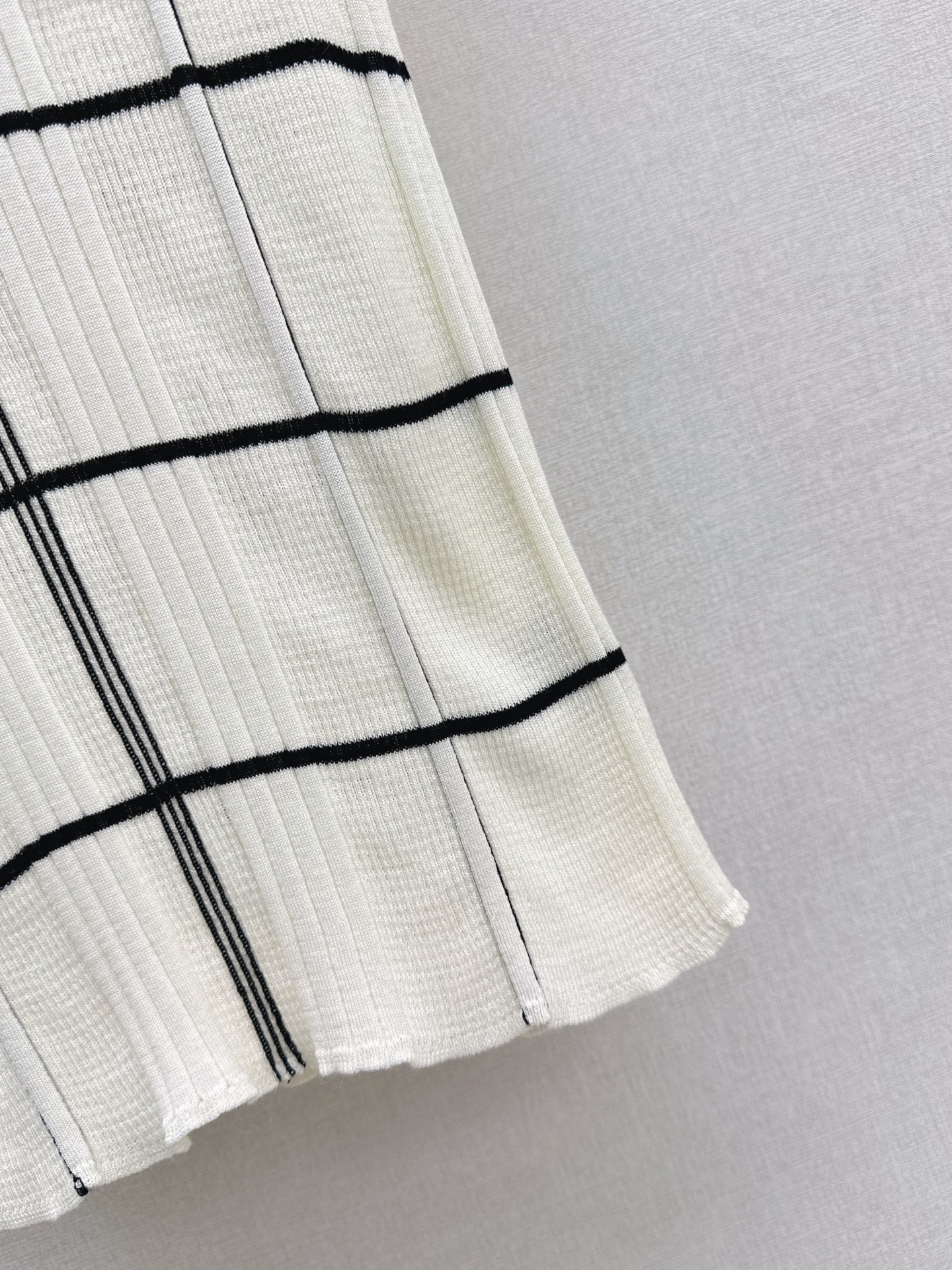 Max 26fw check knit vest