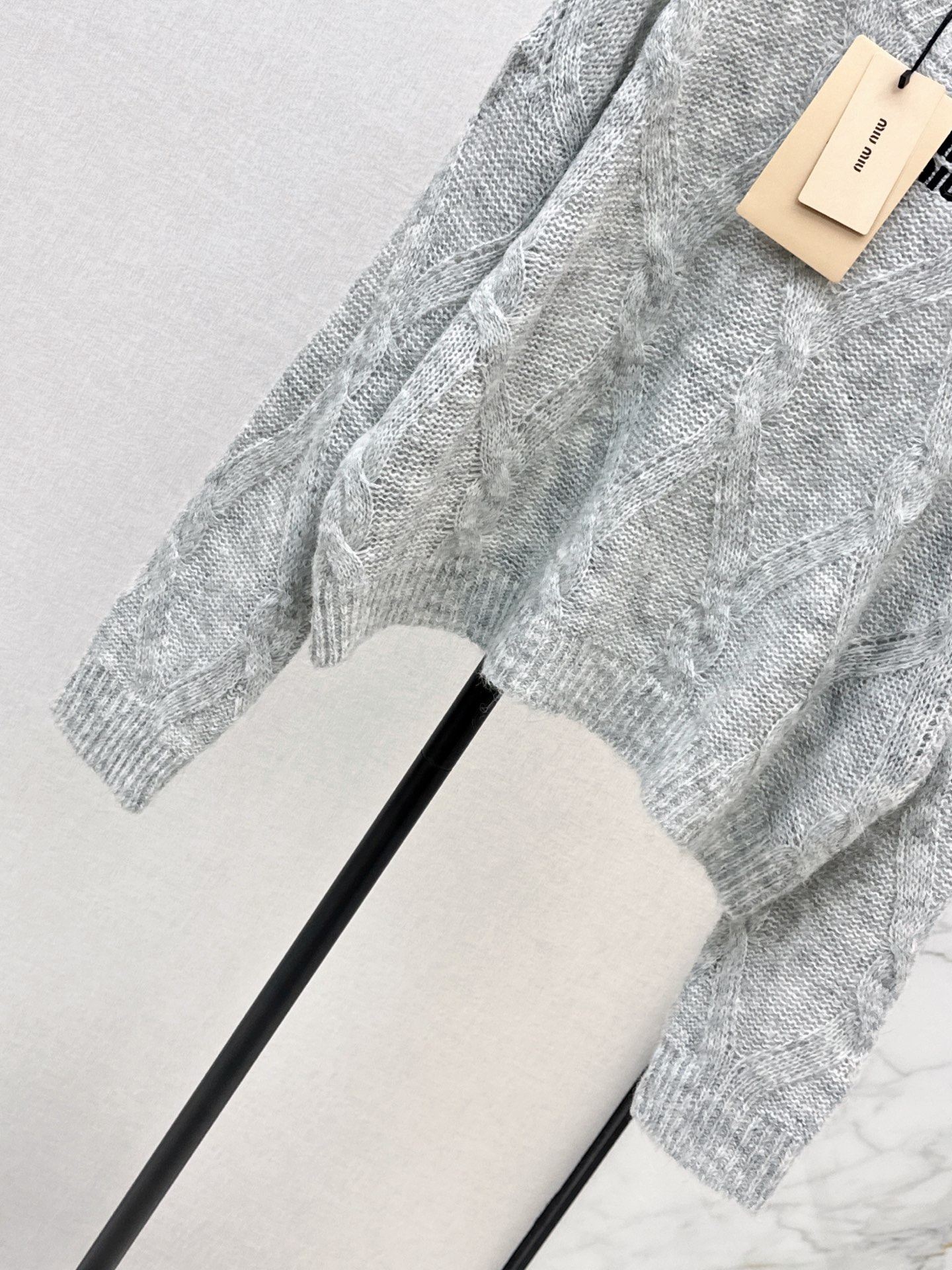 Miu 26fw letter embroidery sweater