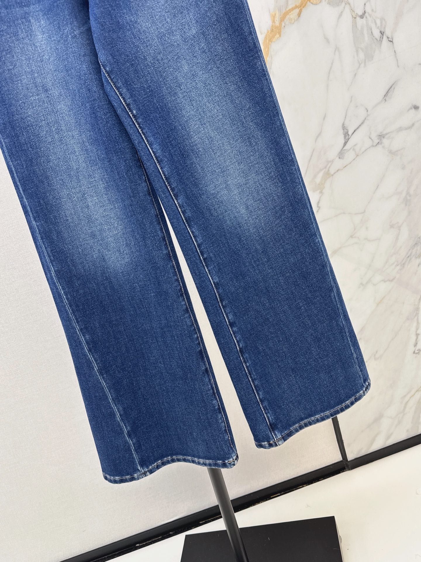 Her 26fw straight-leg jeans