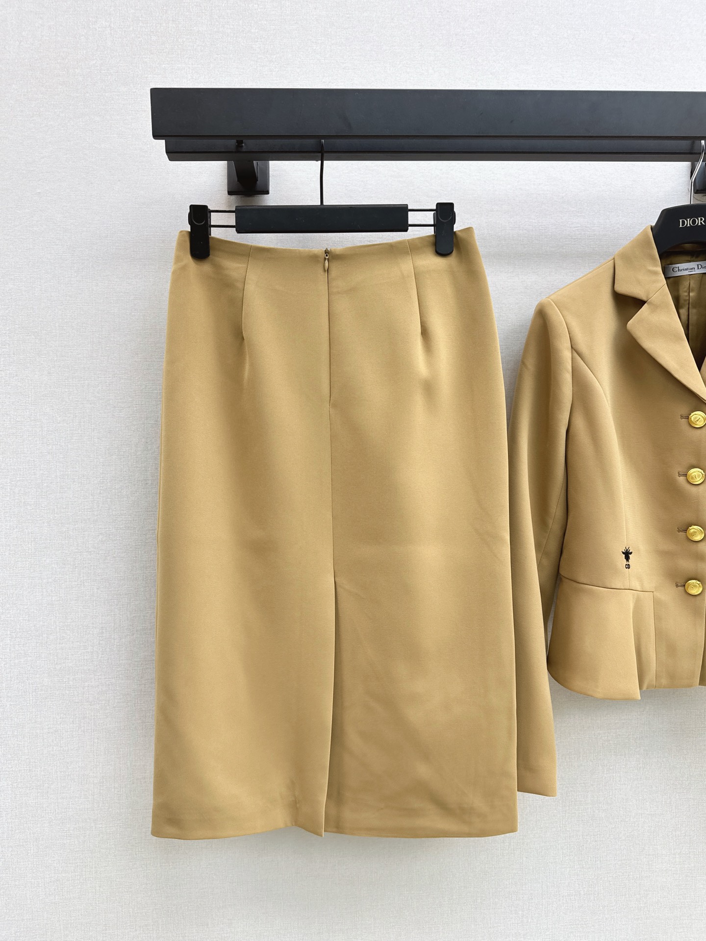 CD 26fw bee embroidery jacket A-lin skirt