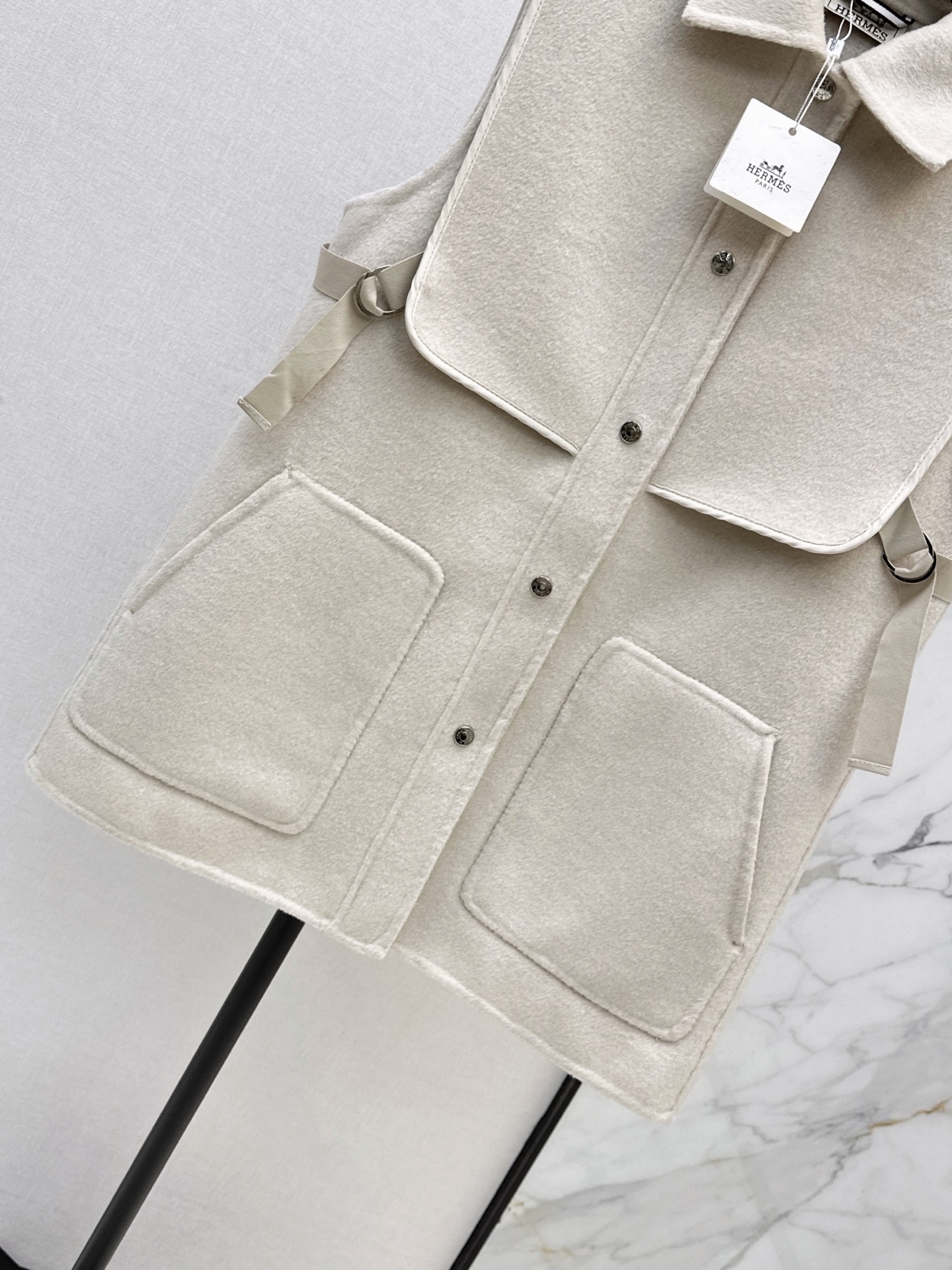 Her 26fw cashmere vest jacket