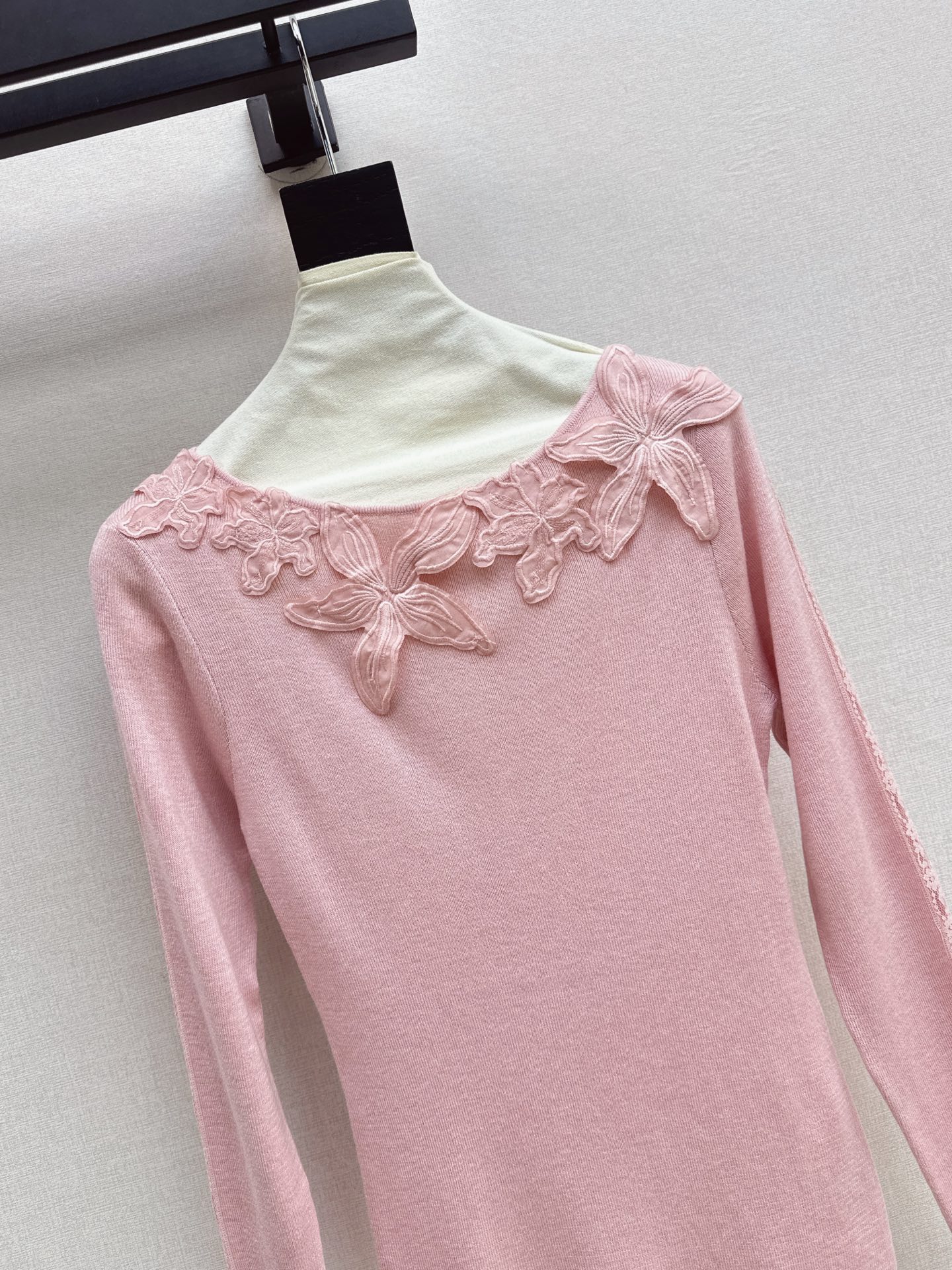 ES 26fw lace embroidery knit basic tee