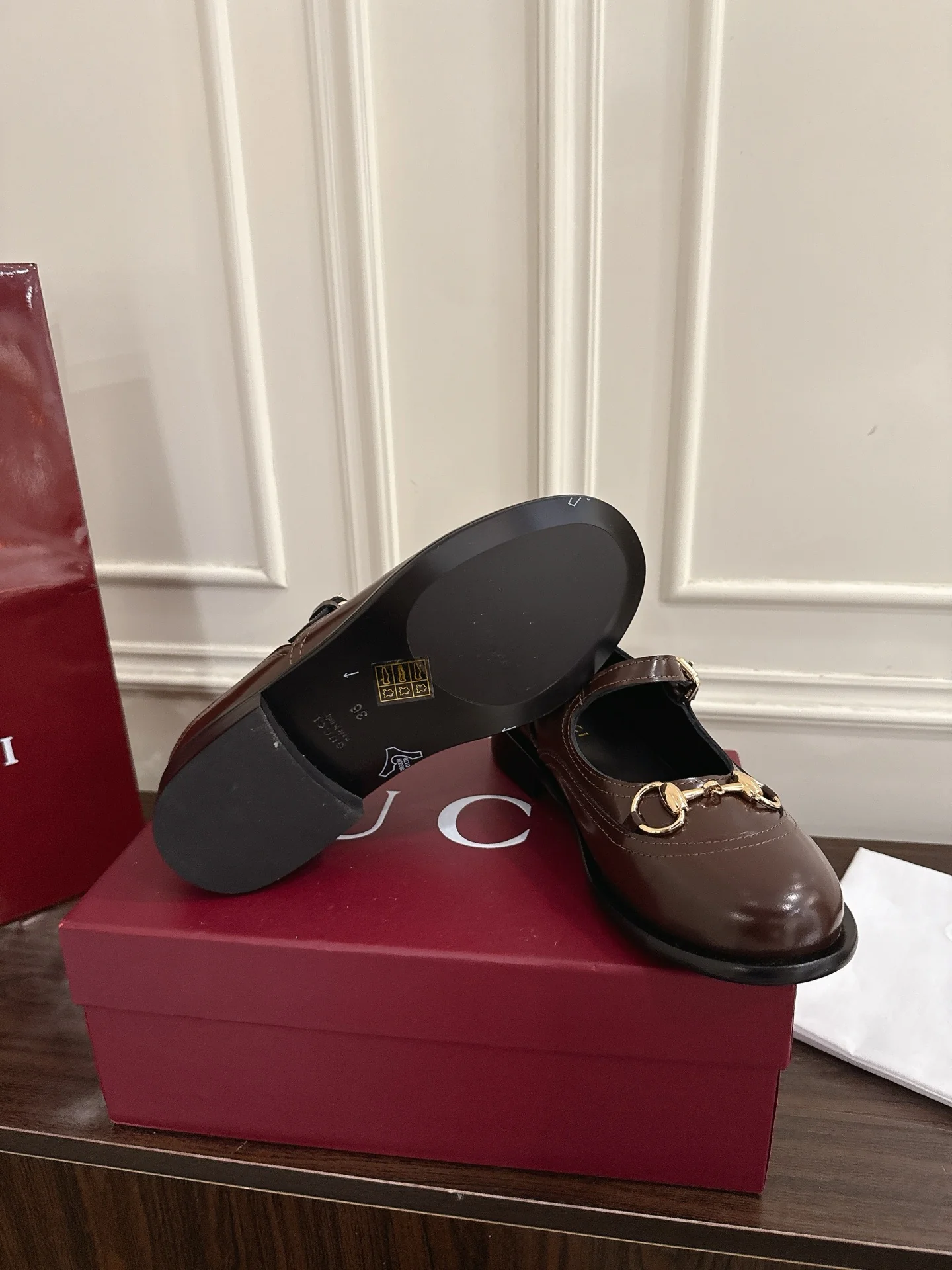 Guc 25fw mary jane flats