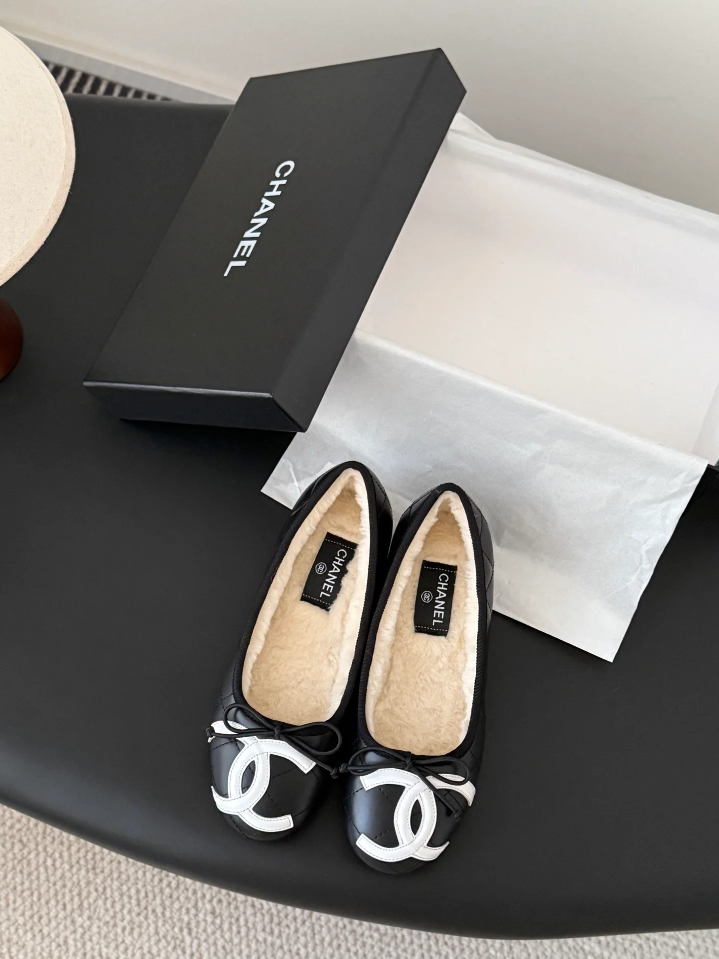 Chan 25fw fleece lined flats