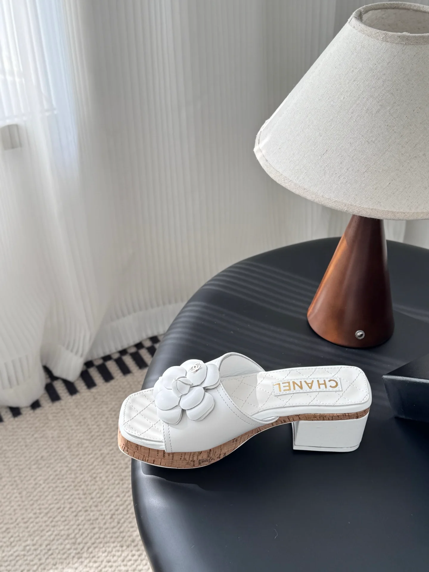 Chan 26ss camellia sides sandals
