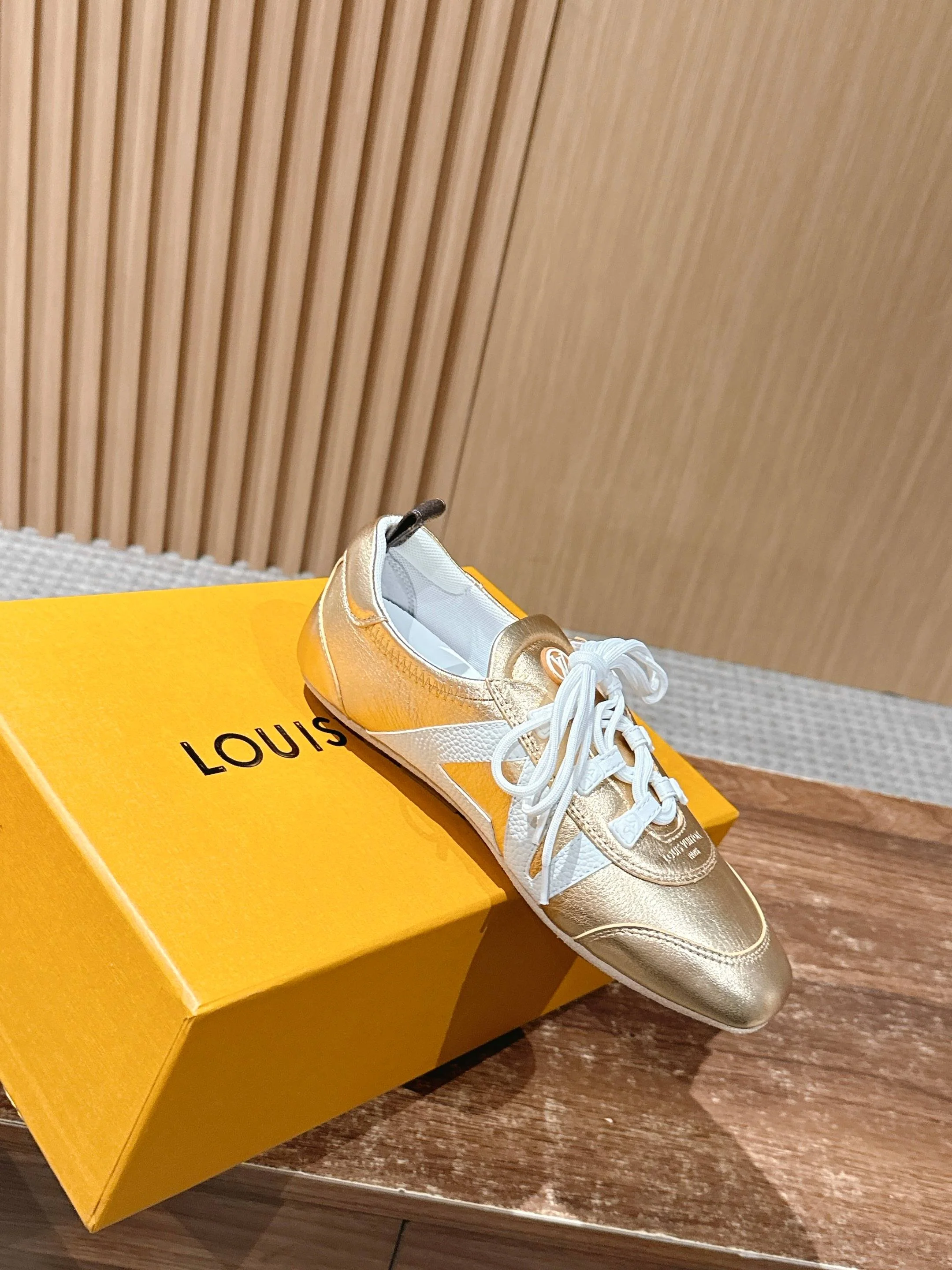Loui 25fw sneaker