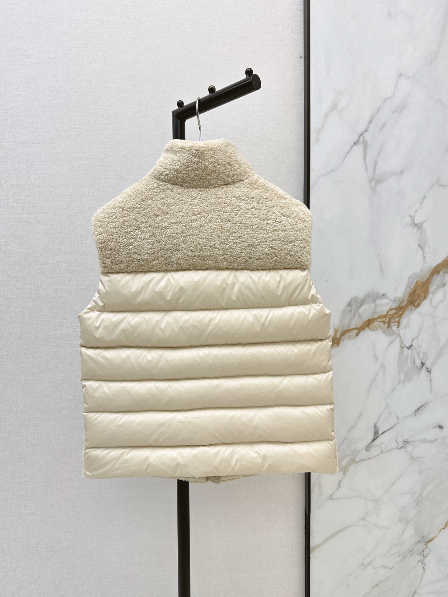 Monc 26fw shearling-fleece down vest
