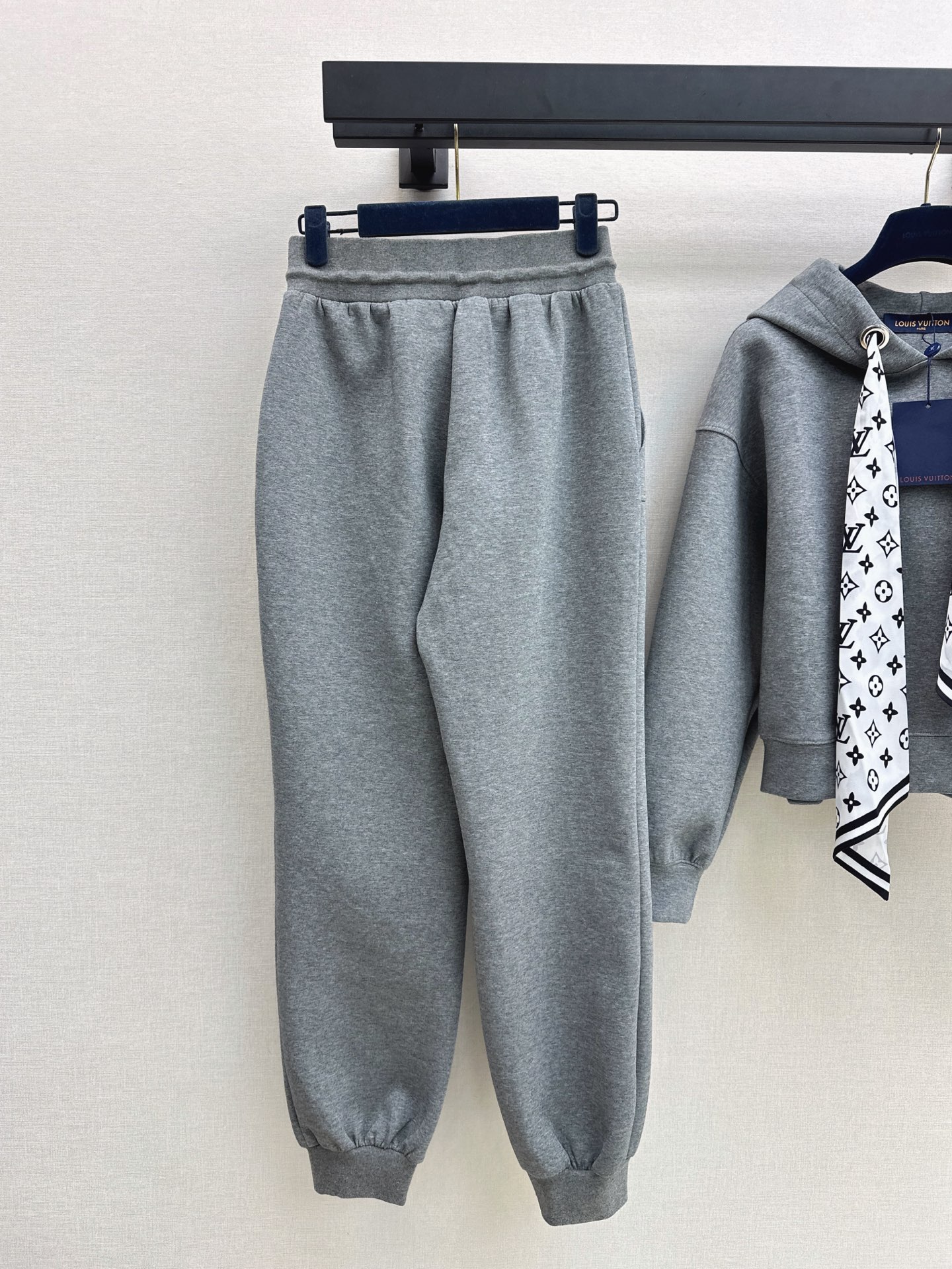 Loui 26fw scarf hhdie pants sets
