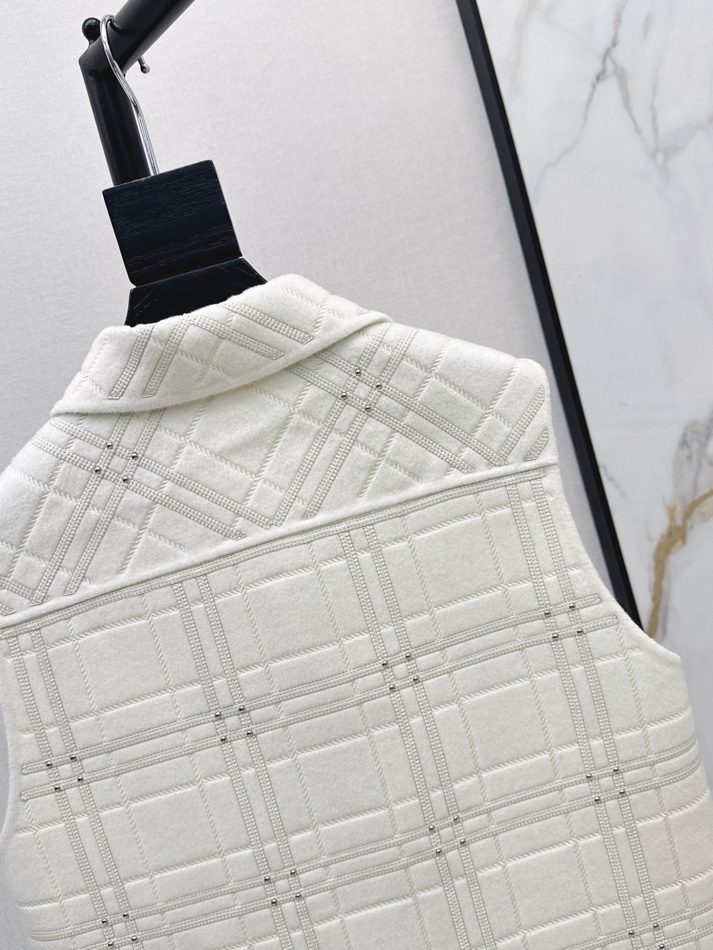 Her 26fw embroidery woole vest