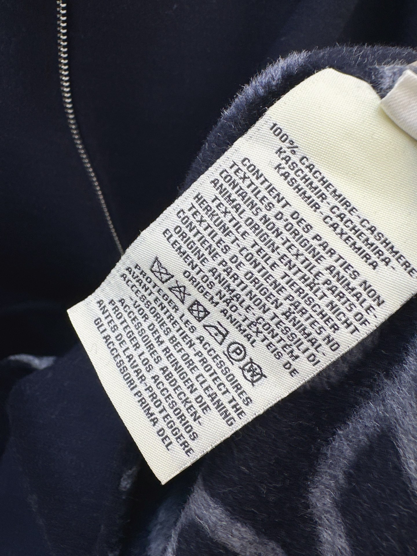 Her 26fw cashmere overcoats