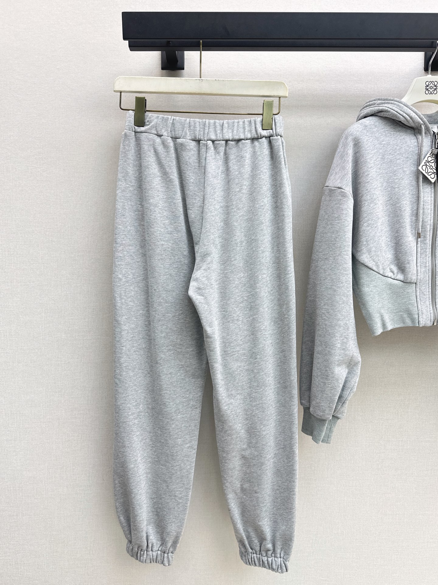 Loe 26fw embroidery hooded jacket pants sets