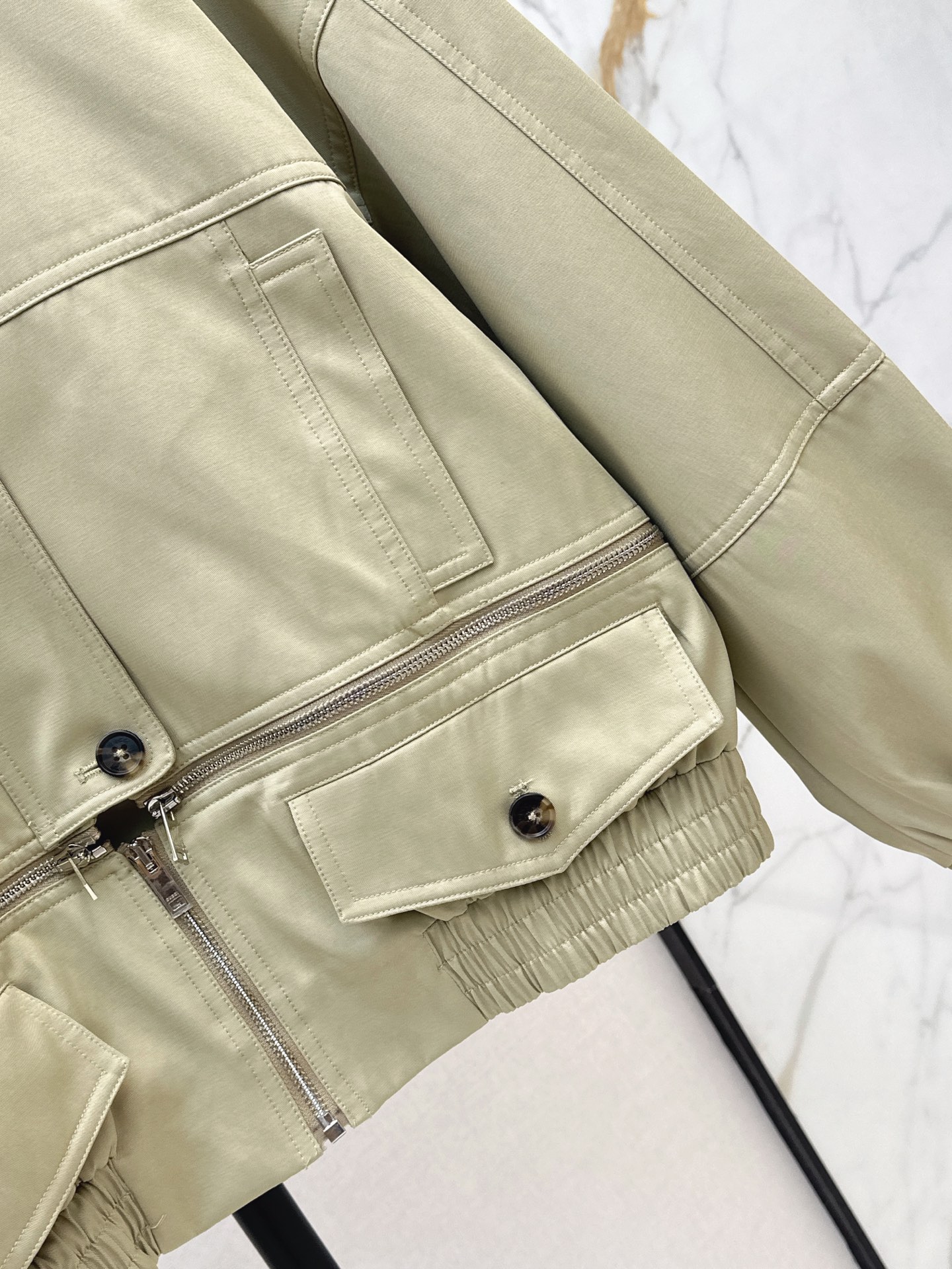 Guc 26fw stand collar jacket