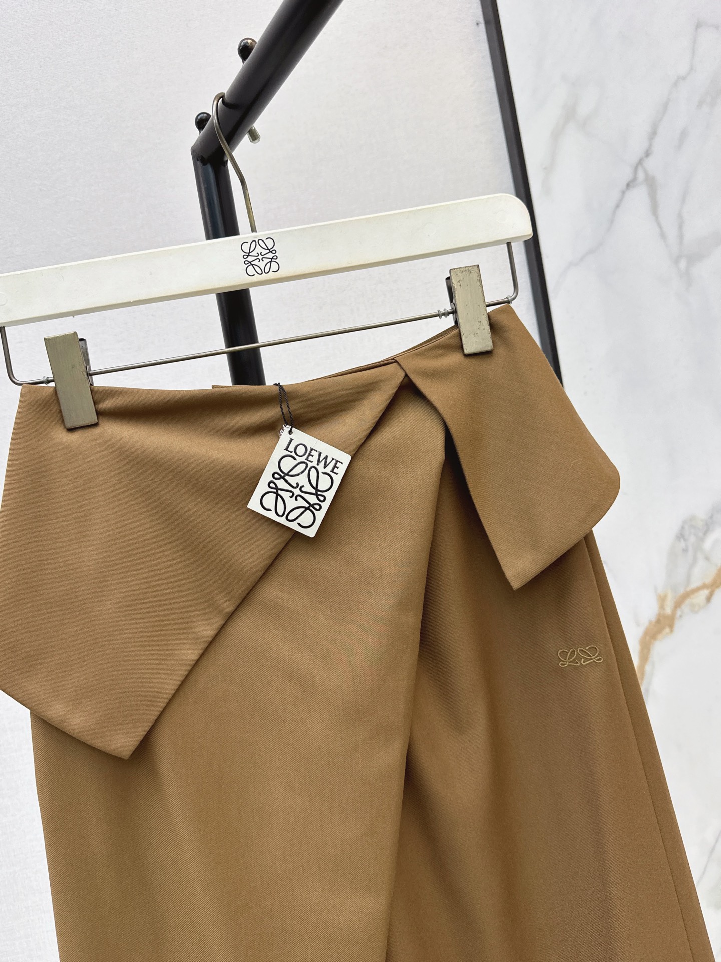 Loe 26fw asymmetric wide-leg pants