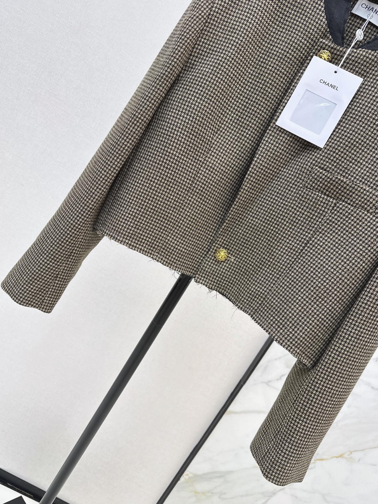 Chan 26fw cropped houndstooth jacket