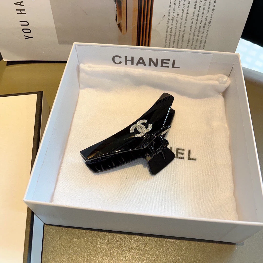 Ch hair clips