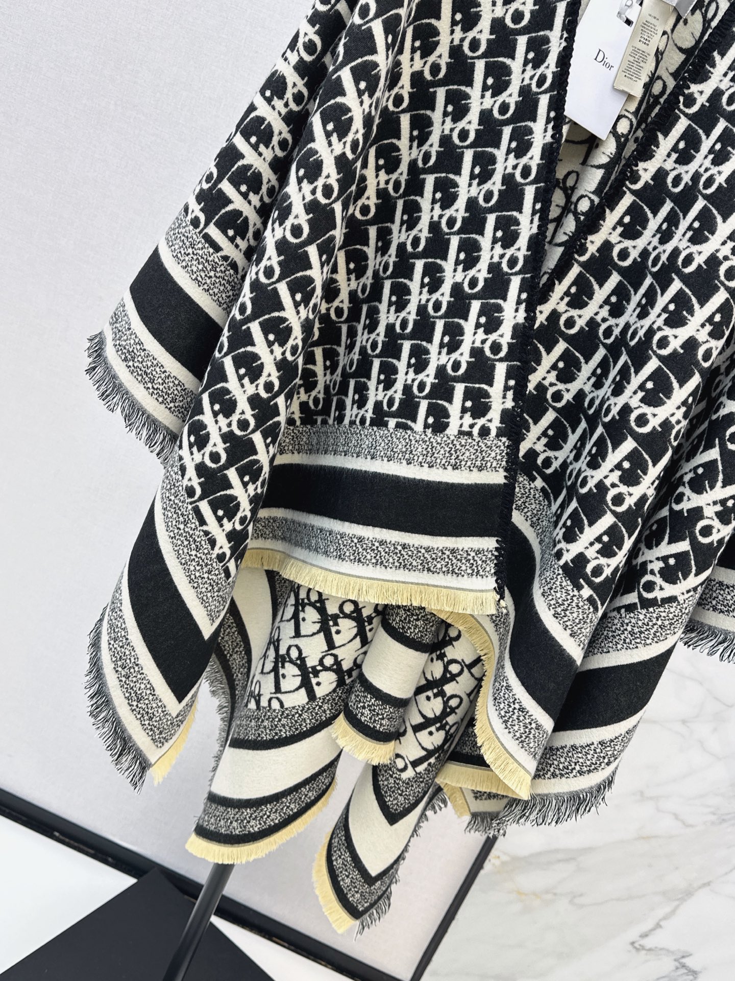 CD 26fw cashmere shawls cape