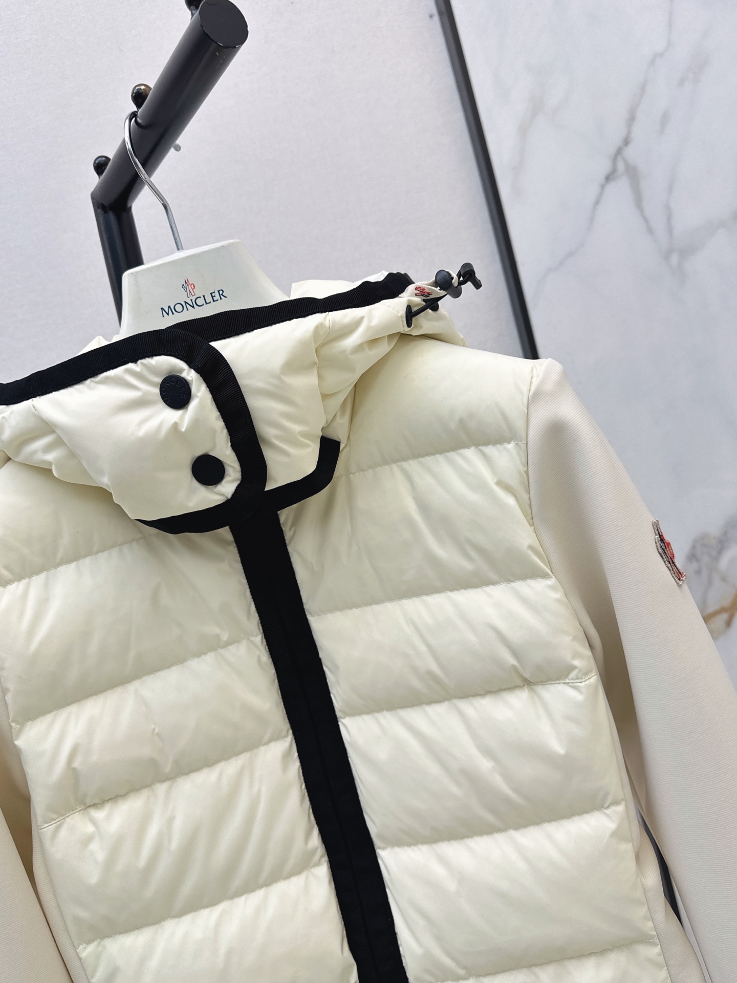 Monc 26fw hooded down ski jacket