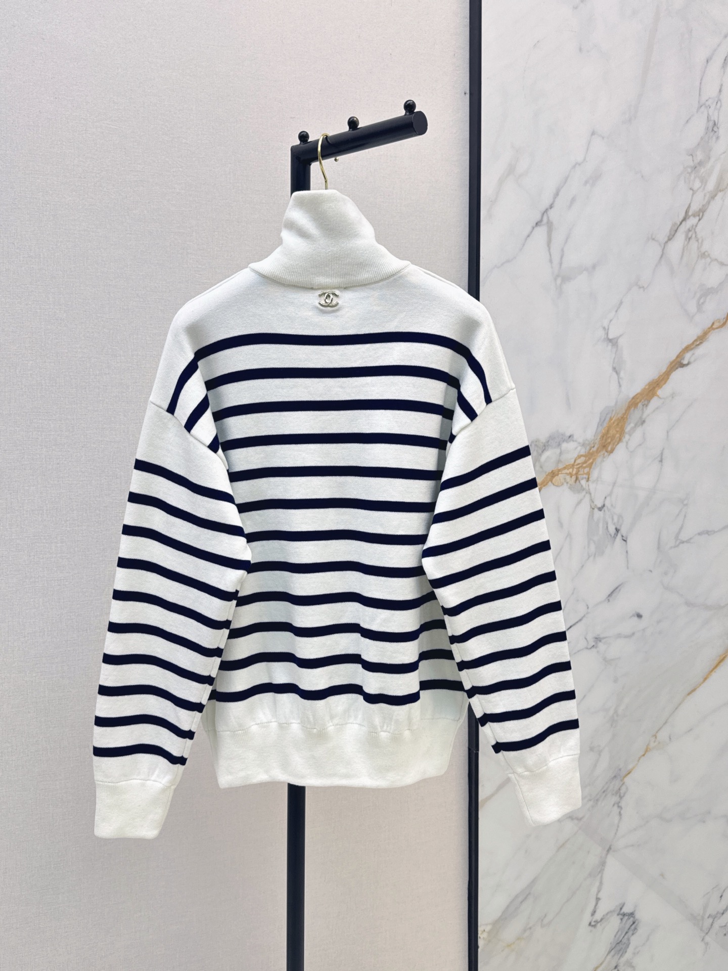 Chan 26fw stripe zip-up knit sweater