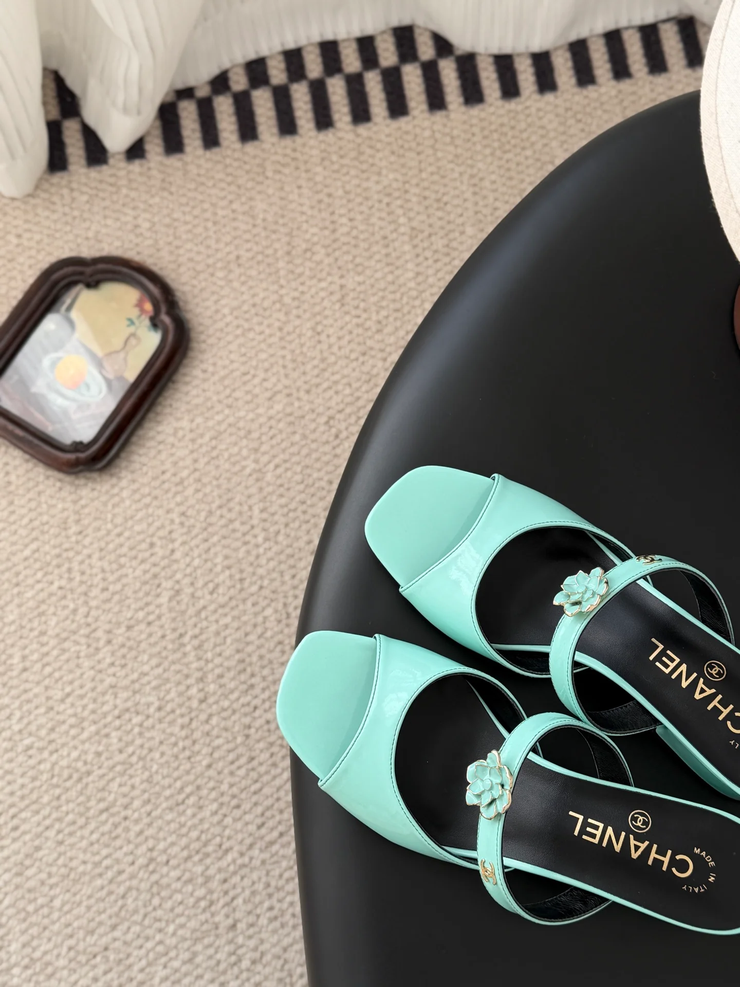 Chan 26ss camellia leather sandals